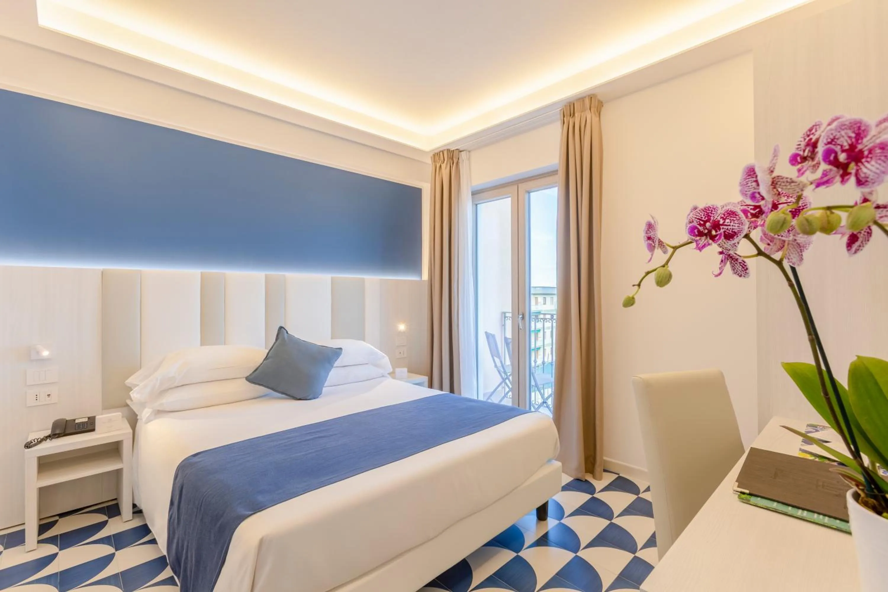 Bedroom, Bed in Hotel Central Wellness