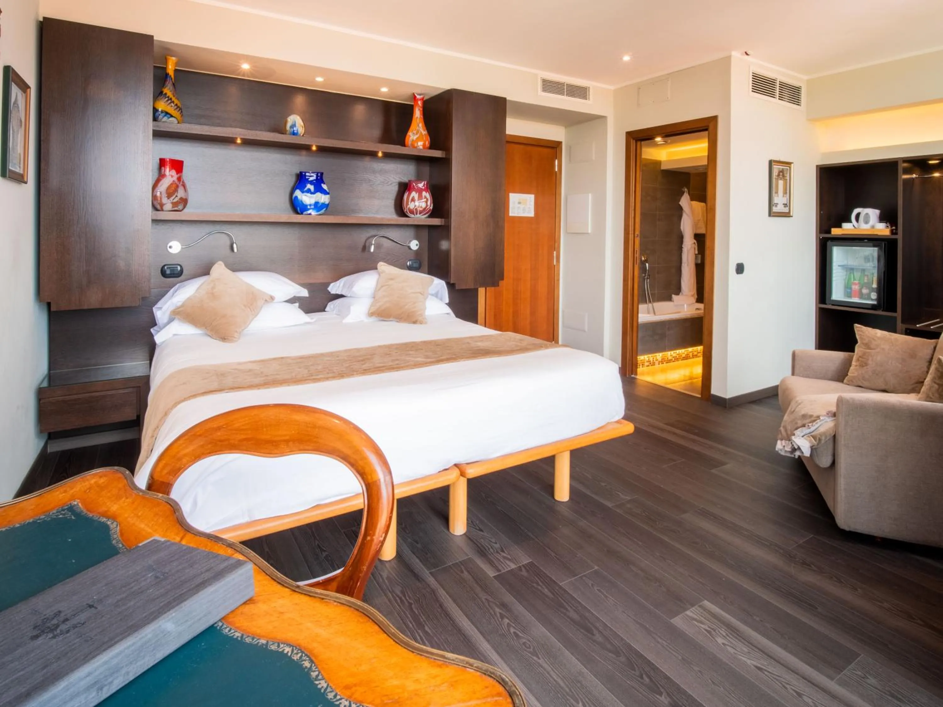 Bedroom, Bed in Hotel Central Wellness