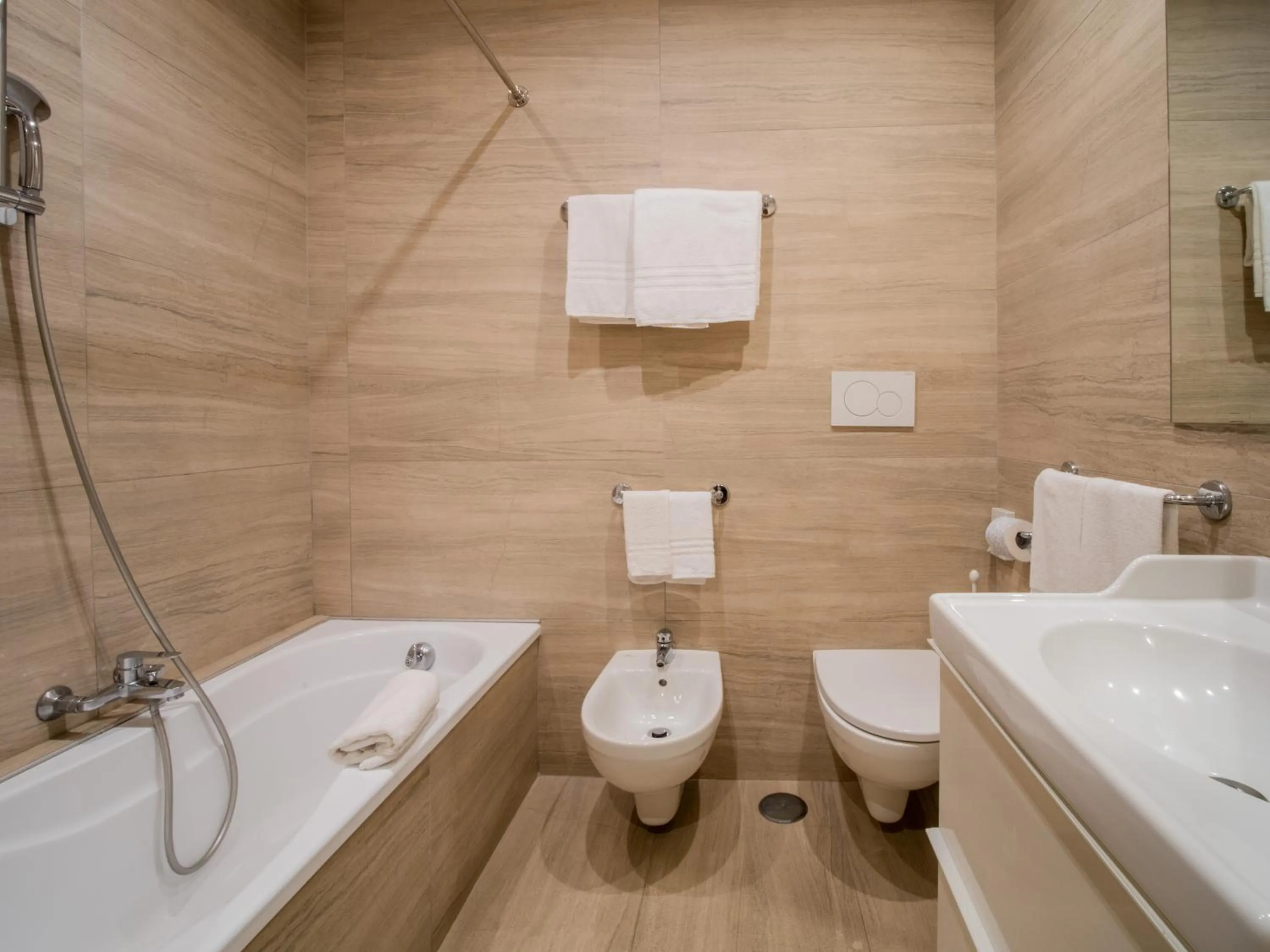 Bathroom in Hotel Central Wellness