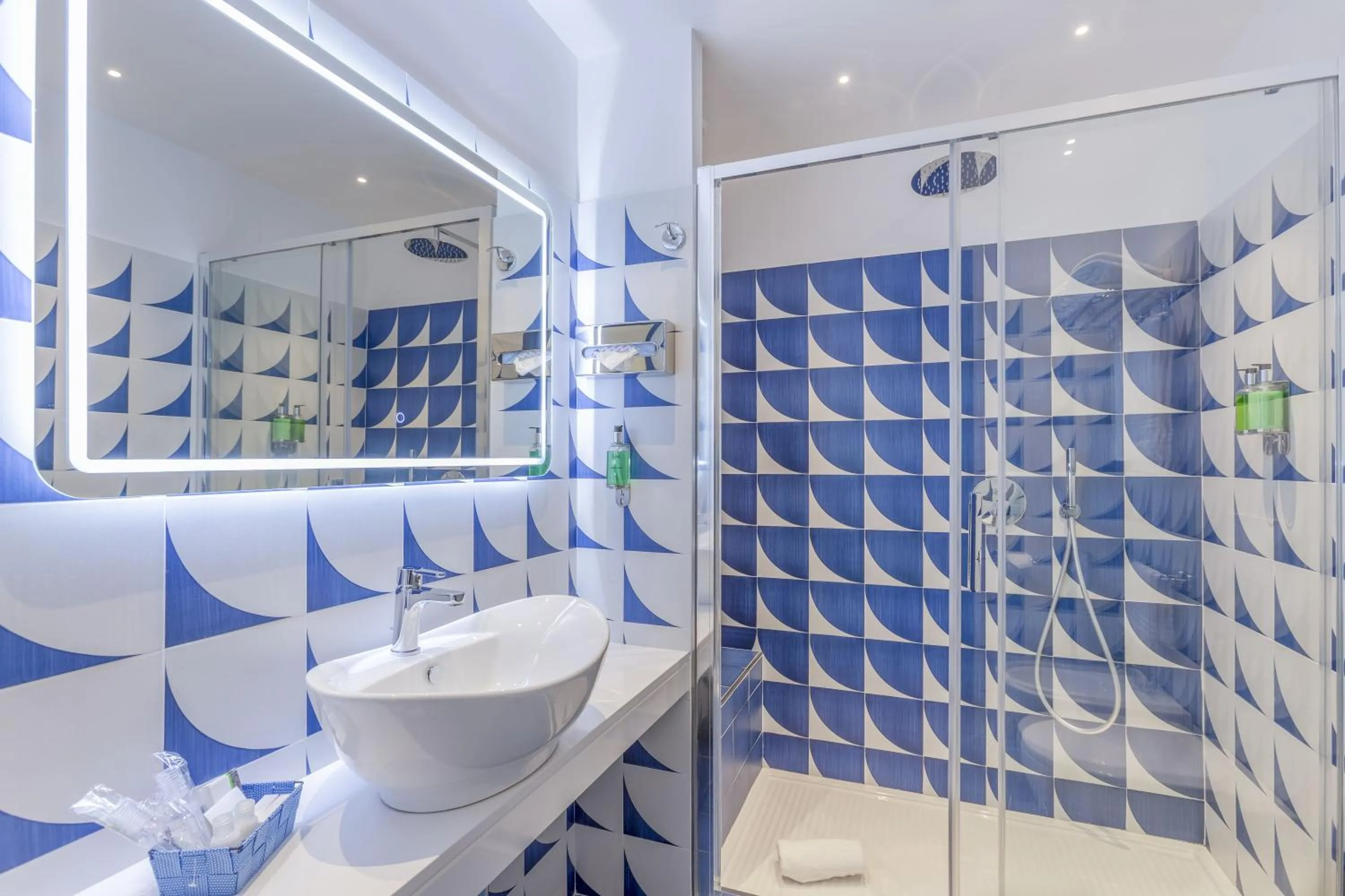 Bathroom in Hotel Central Wellness