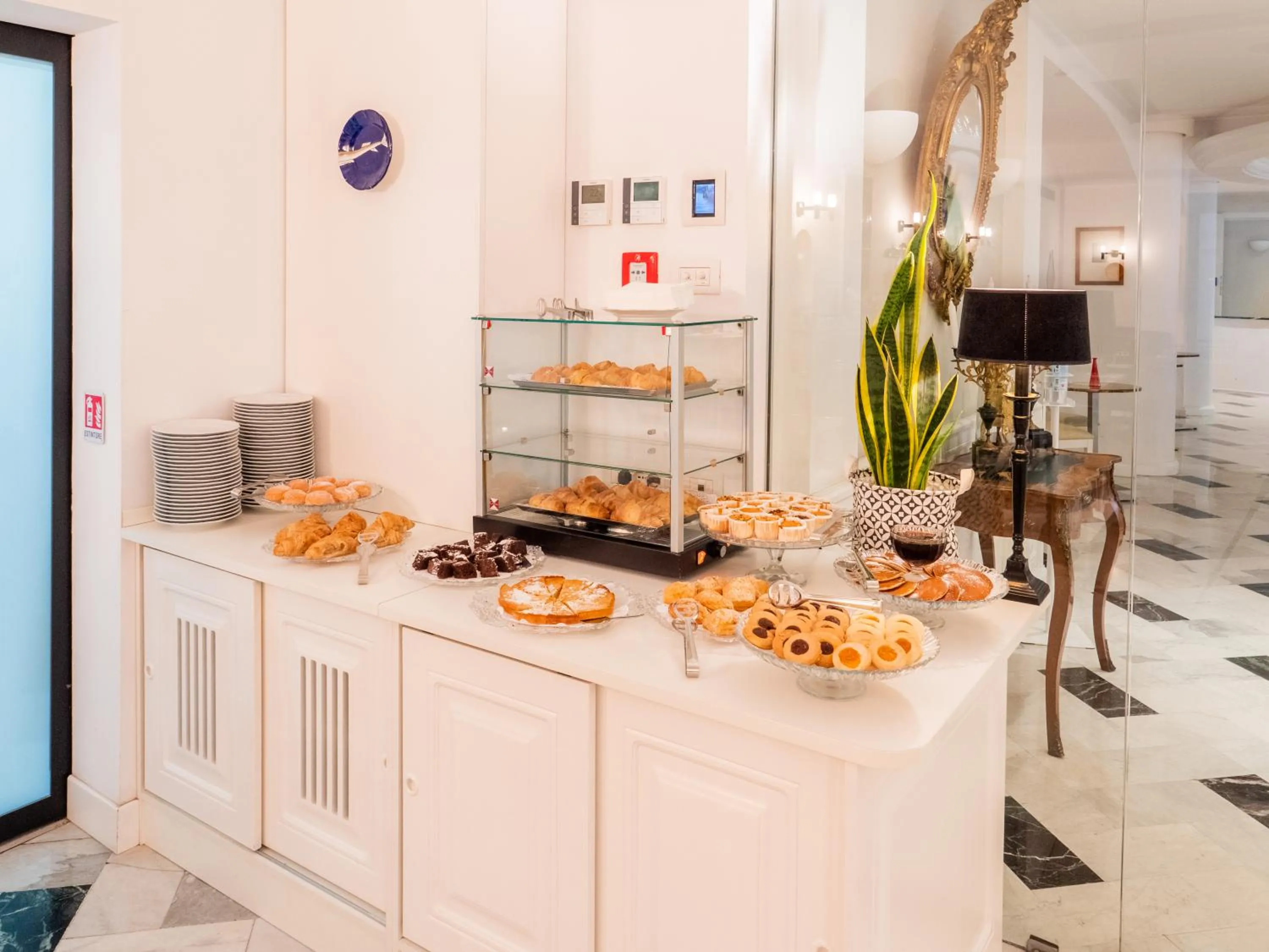 Breakfast in Hotel Central Wellness