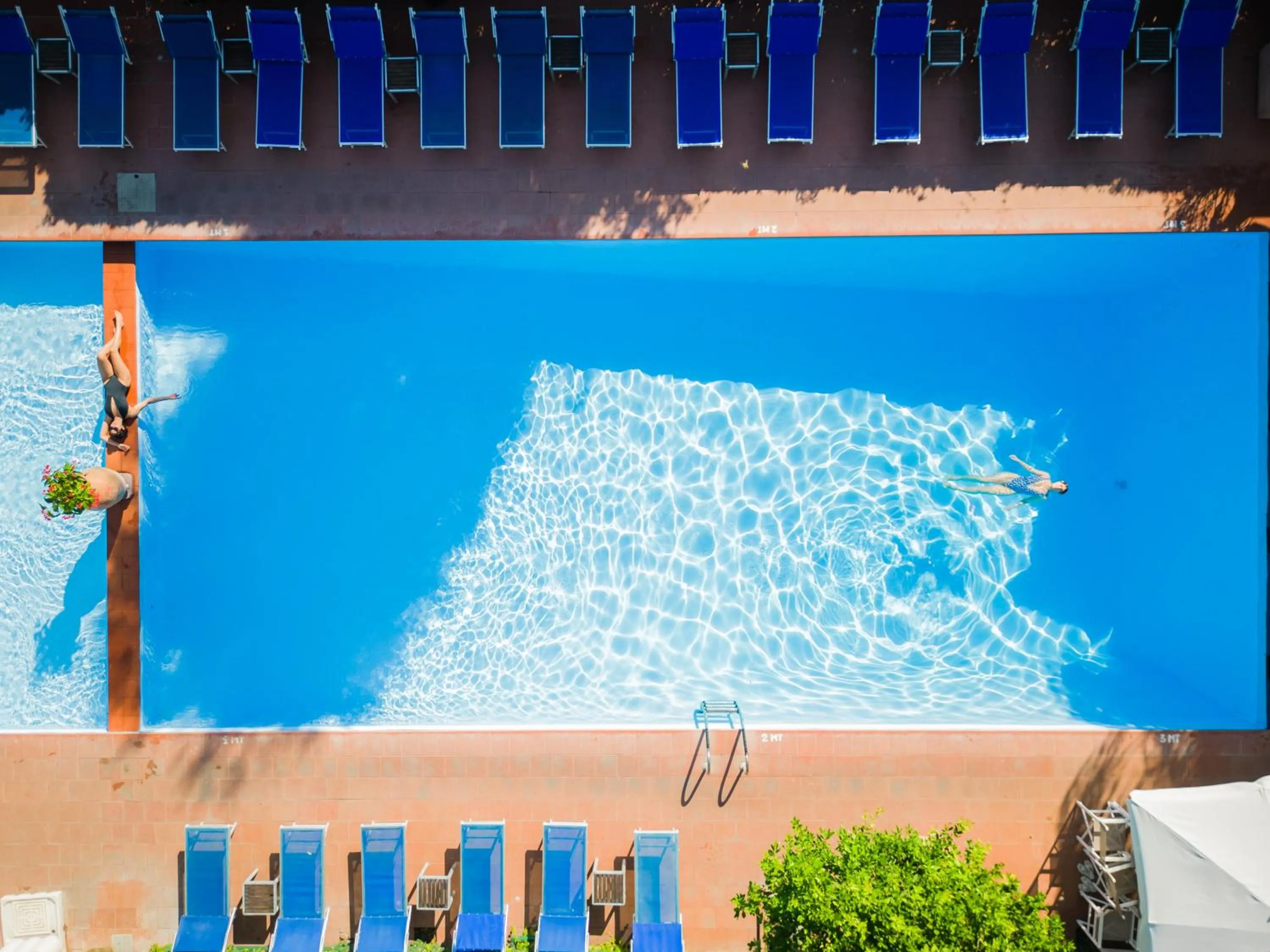 Swimming pool in Hotel Central Wellness