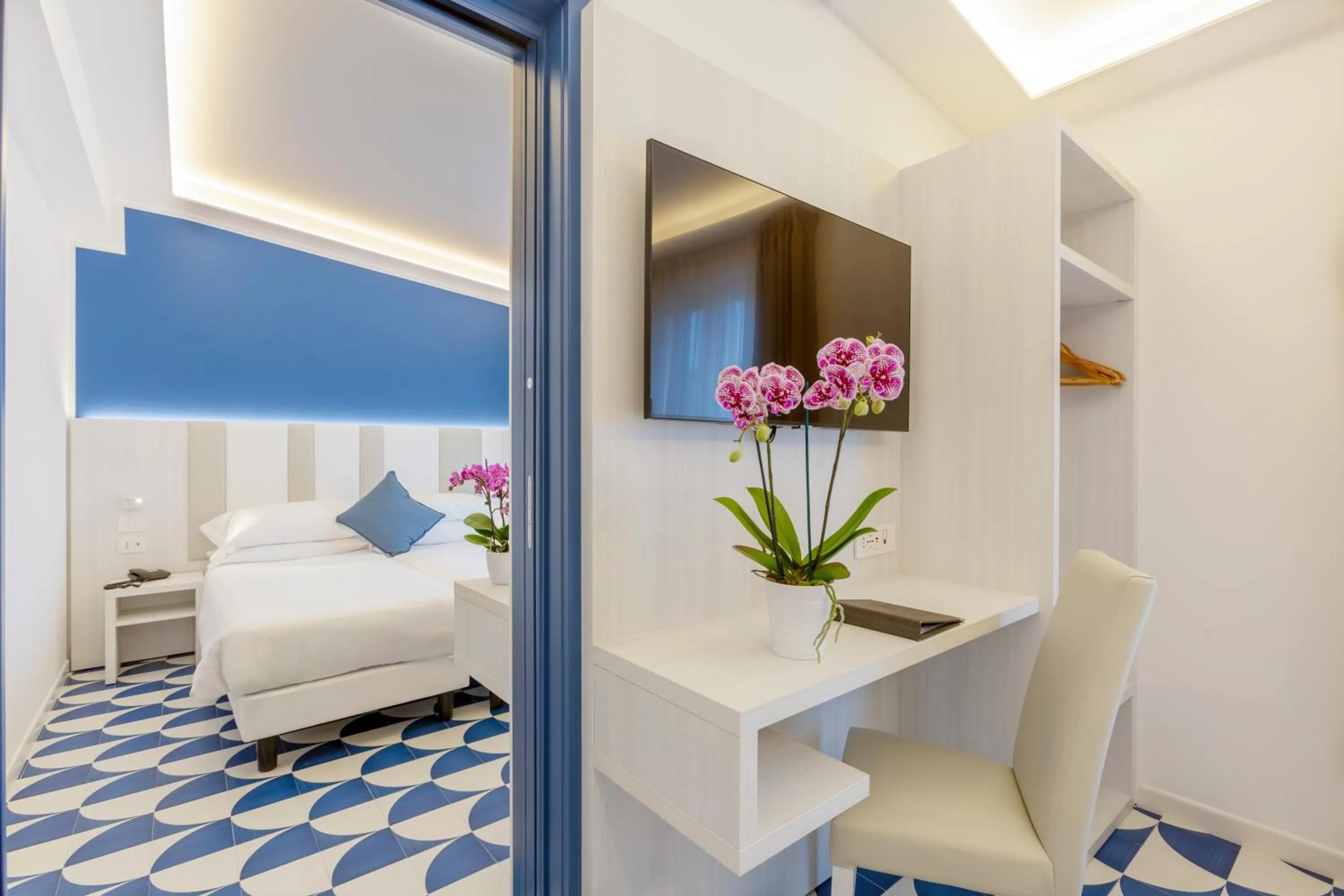 Bedroom, Bed in Hotel Central Wellness