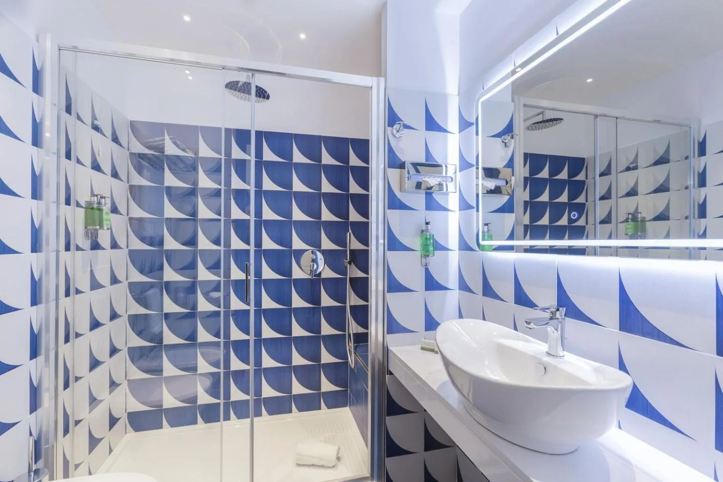 Bathroom in Hotel Central Wellness