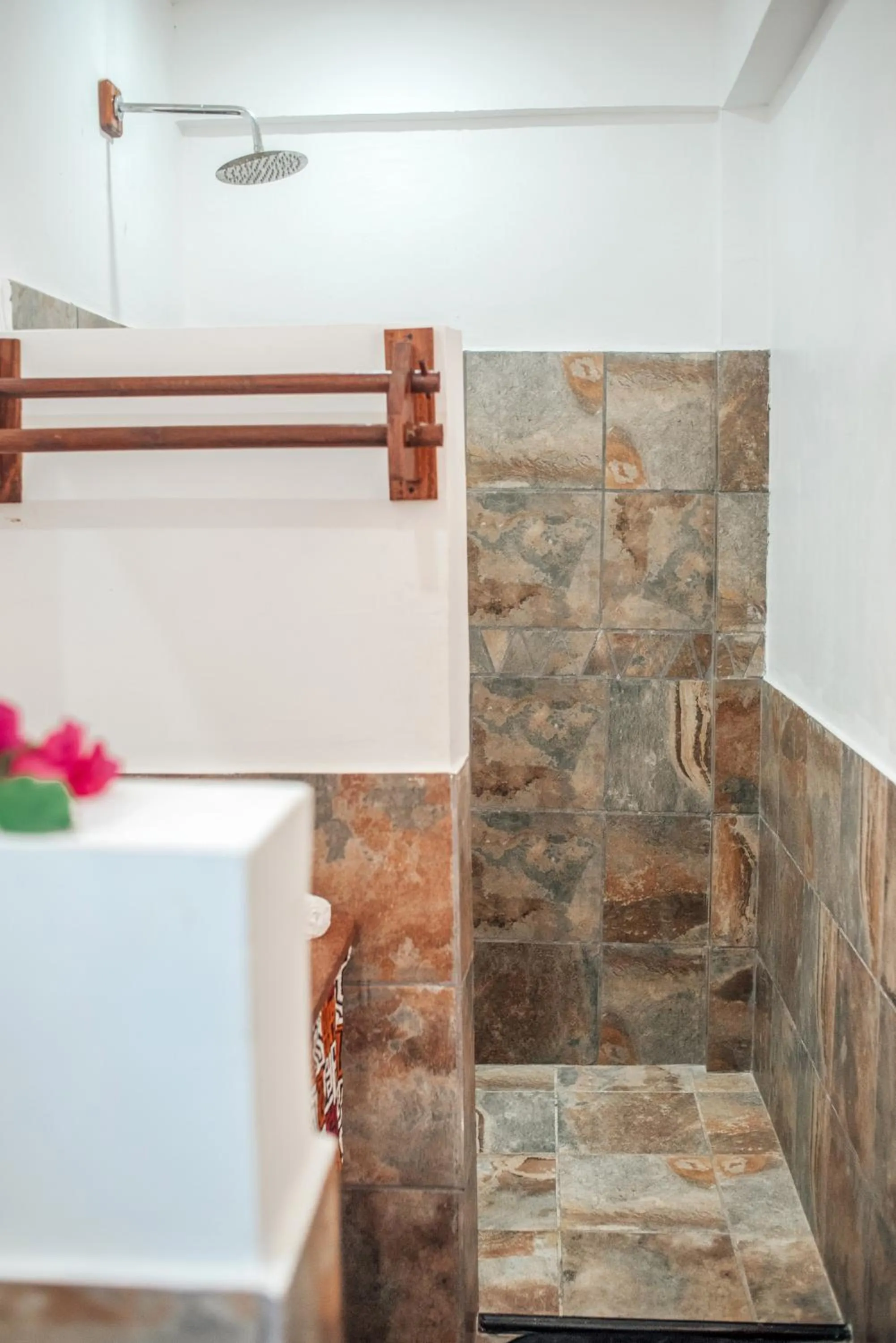 Shower in Dhow Resort