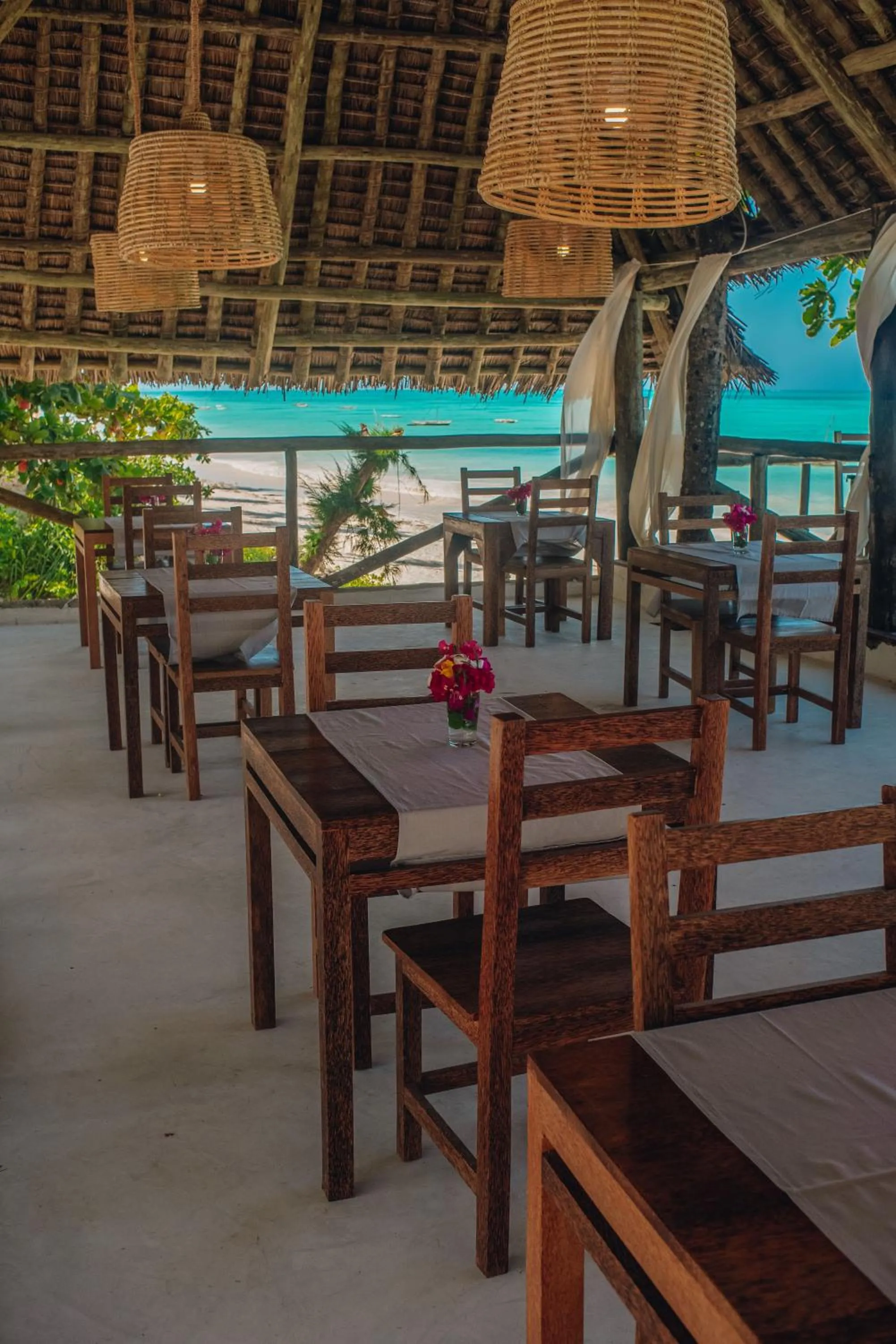 Restaurant/places to eat in Dhow Resort