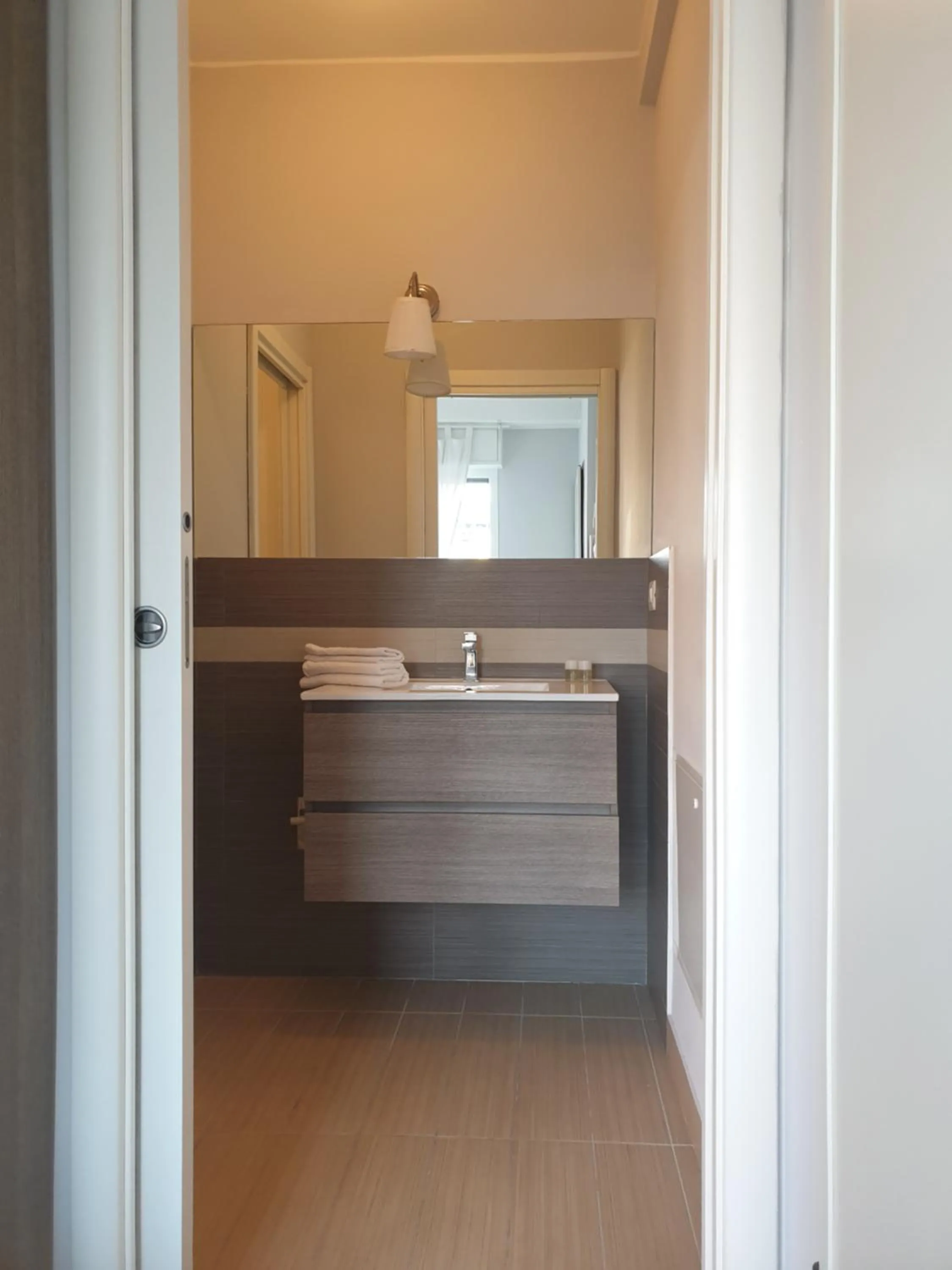 Bathroom in Michelangelo Apartments con parcheggio gratuito in loco e self check in