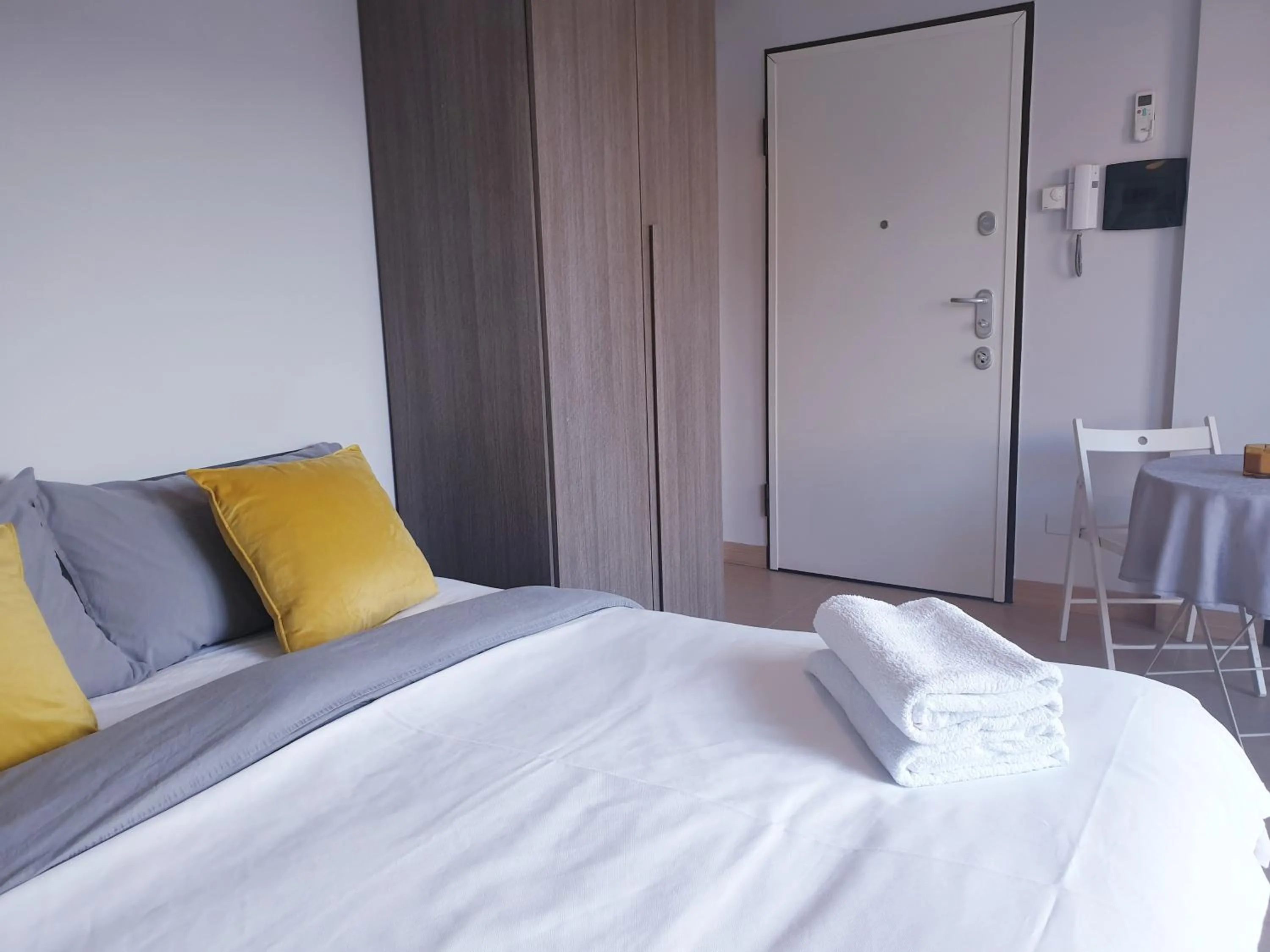 Bed in Michelangelo Apartments con parcheggio gratuito in loco e self check in