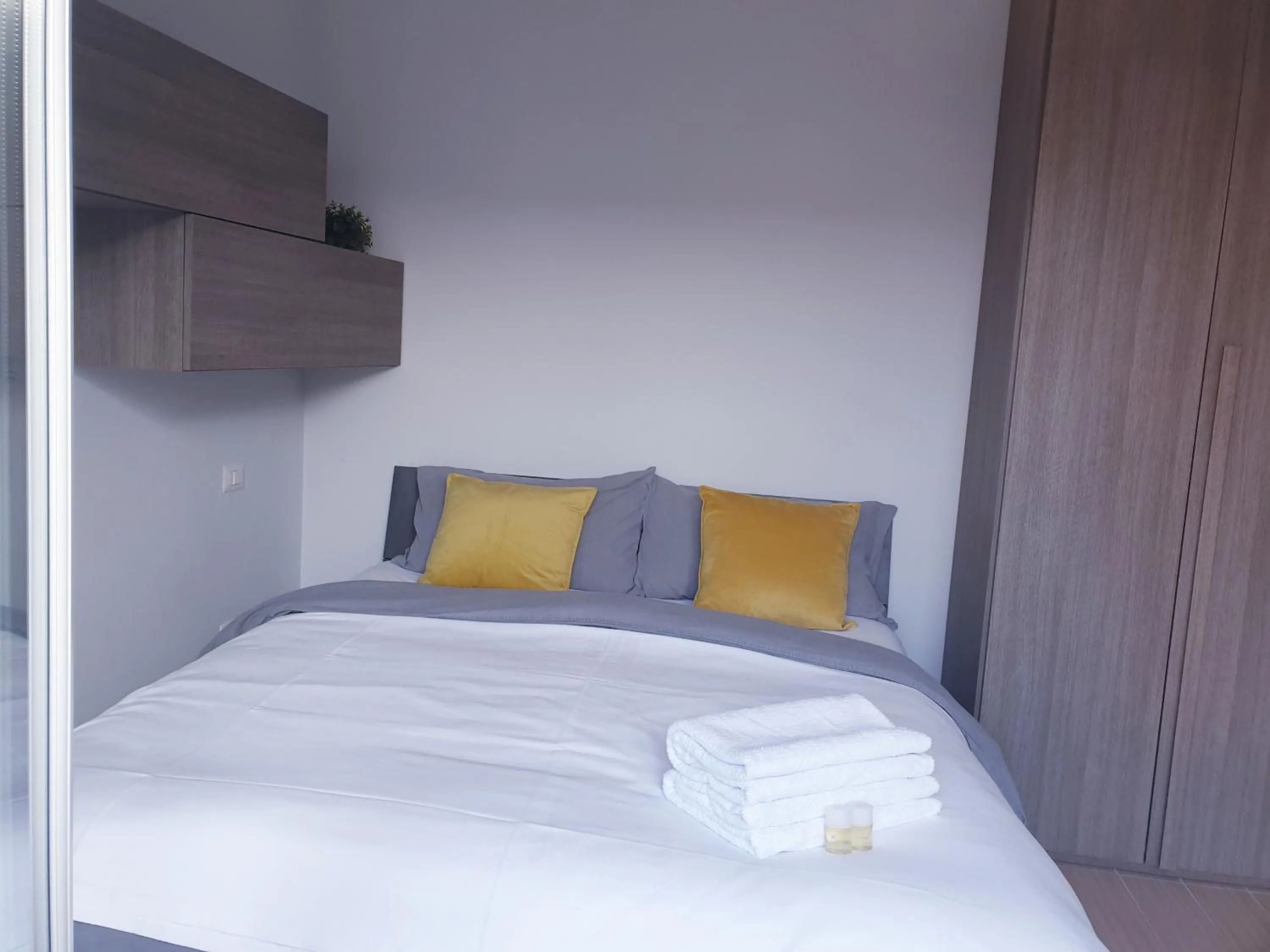 Bed in Michelangelo Apartments con parcheggio gratuito in loco e self check in