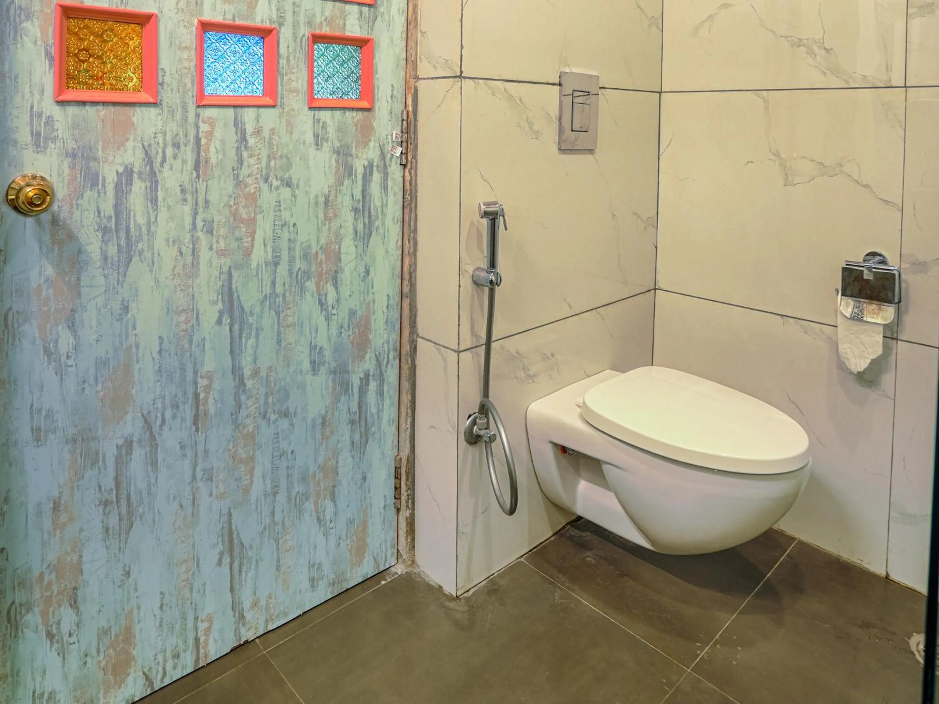 Shower in AAJ HAVELI - Pichola Lake Facing Hotel