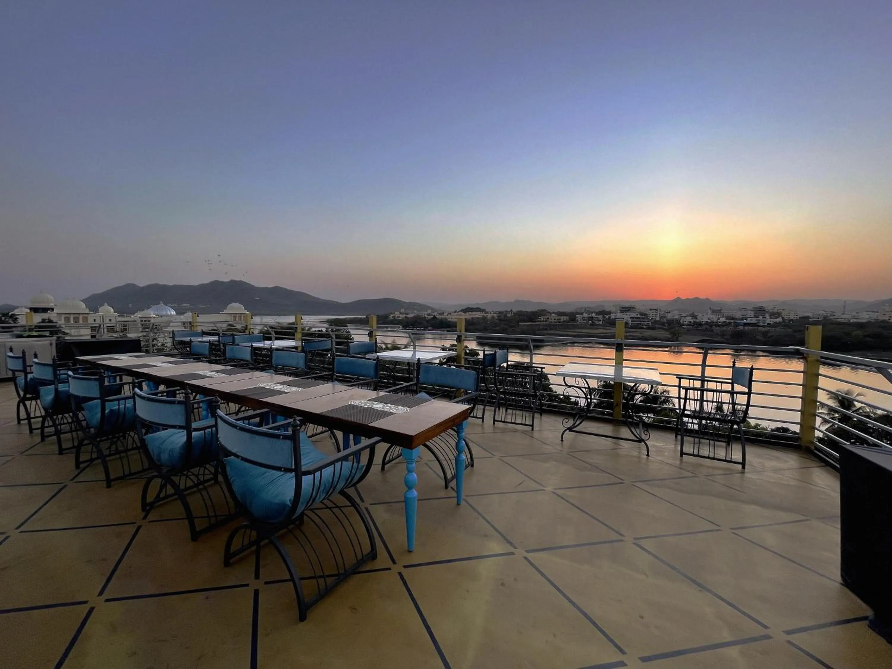 Restaurant/places to eat in AAJ HAVELI - Pichola Lake Facing Hotel