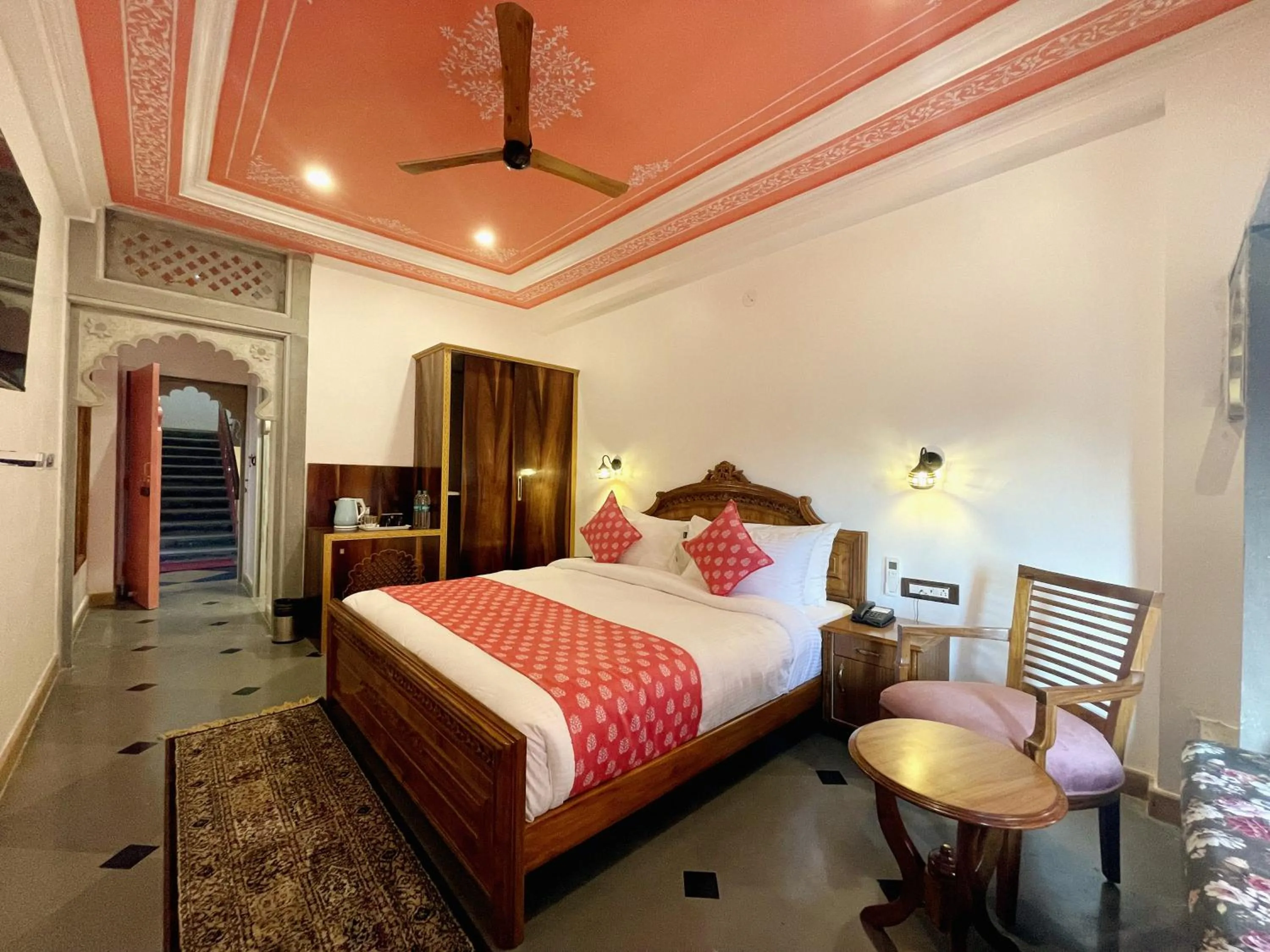 Photo of the whole room, Bed in AAJ HAVELI - Pichola Lake Facing Hotel
