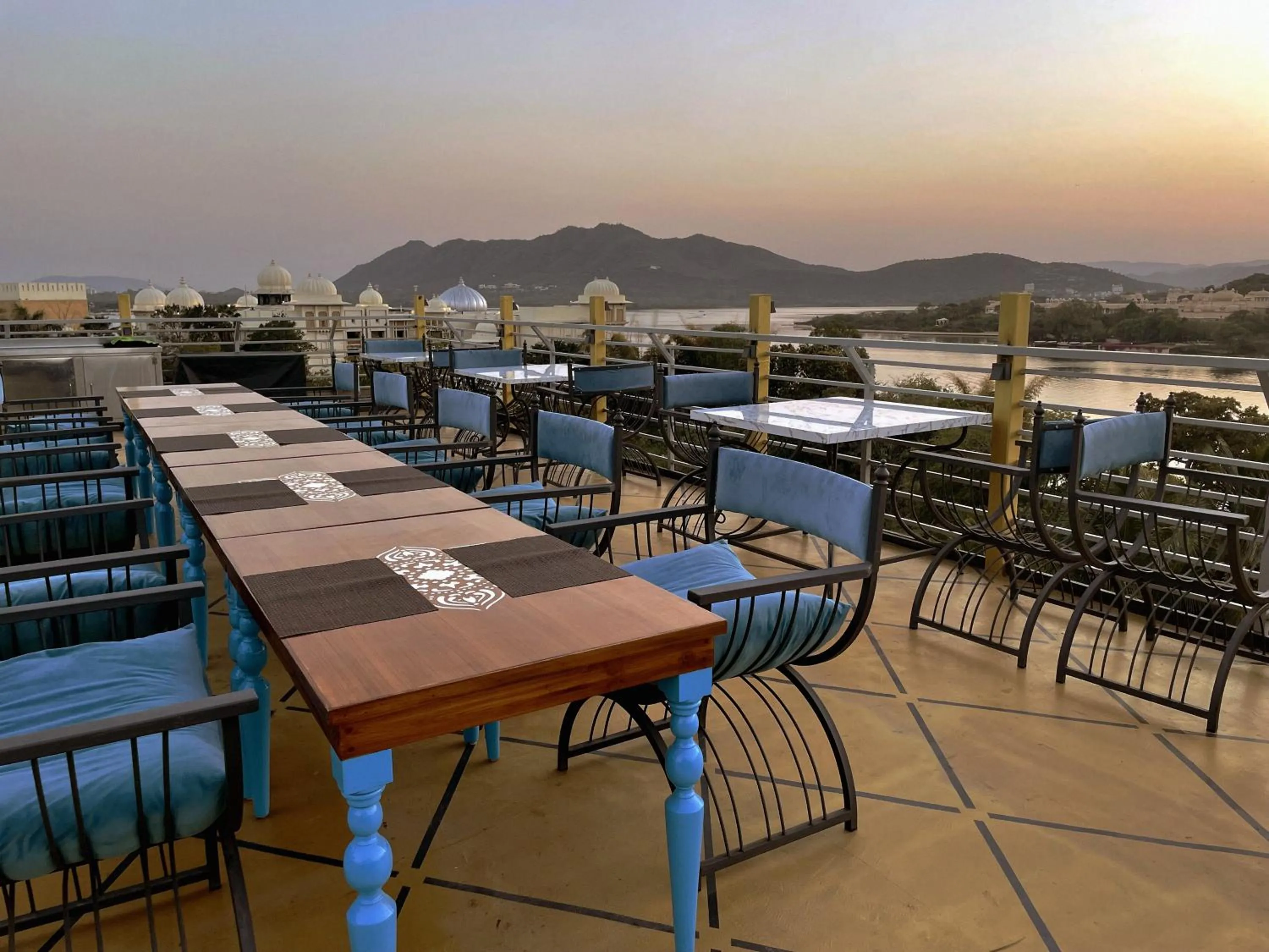 Restaurant/places to eat in AAJ HAVELI - Pichola Lake Facing Hotel