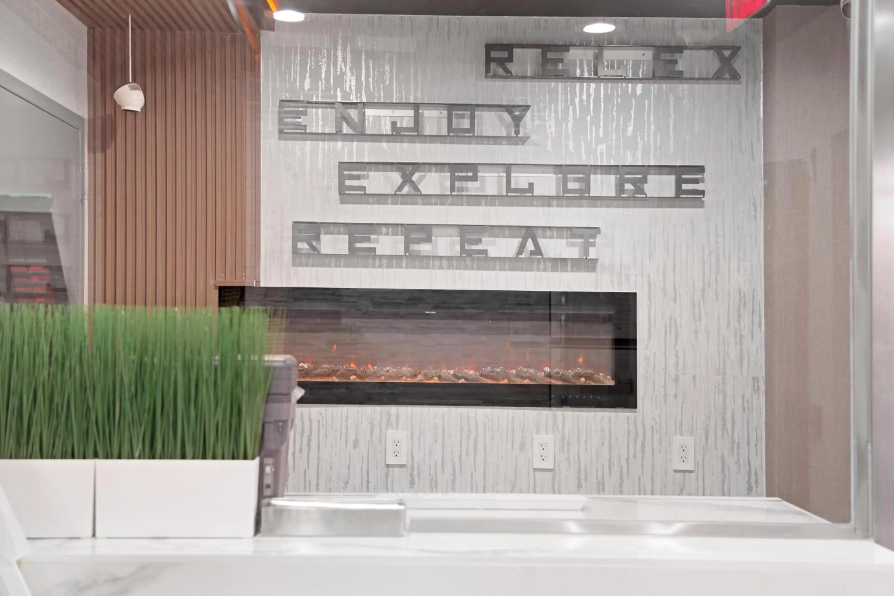 Lobby or reception in Hotel TREMONT Bronx Yankee Stadium