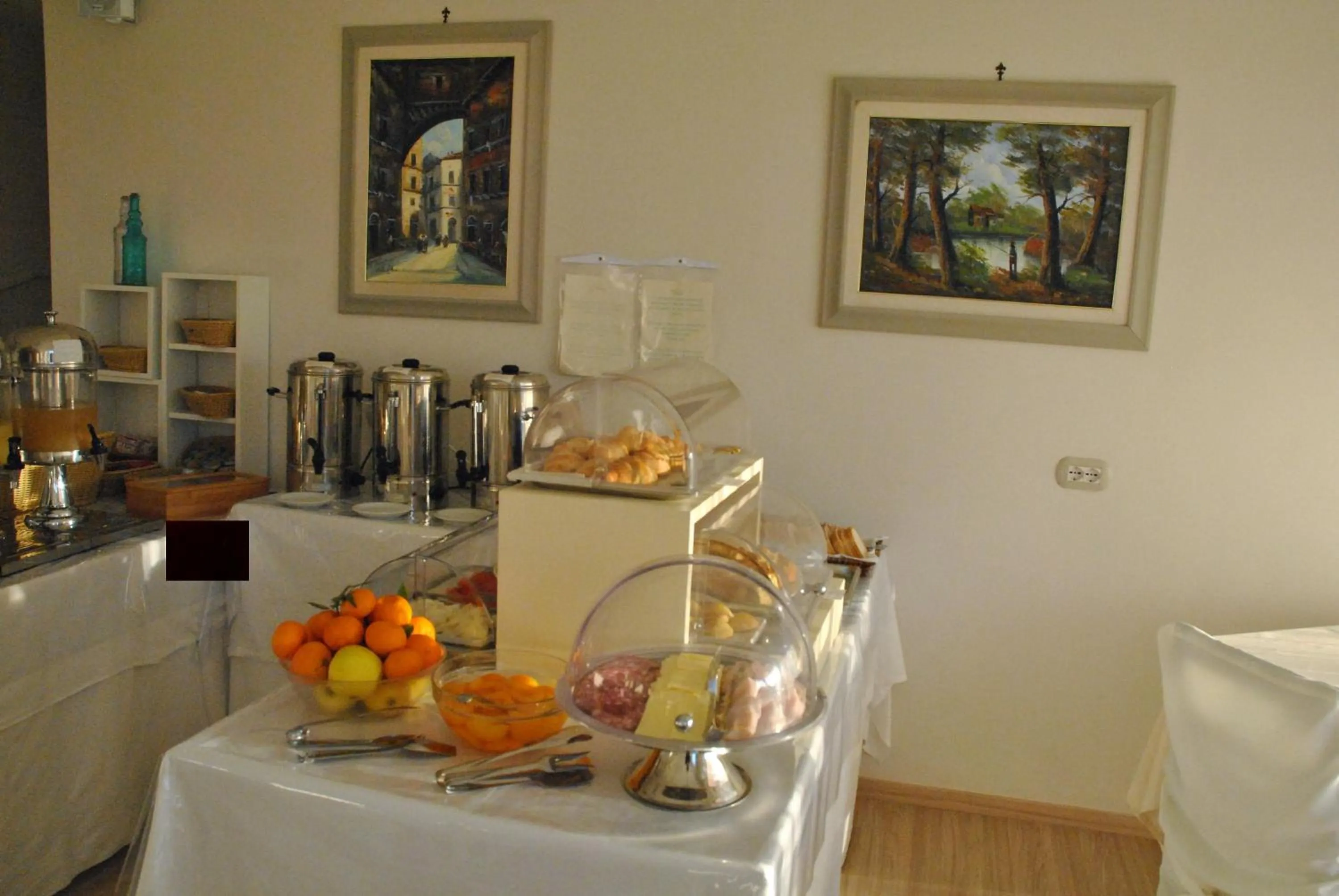 Buffet breakfast in Hotel Villa Fiorita