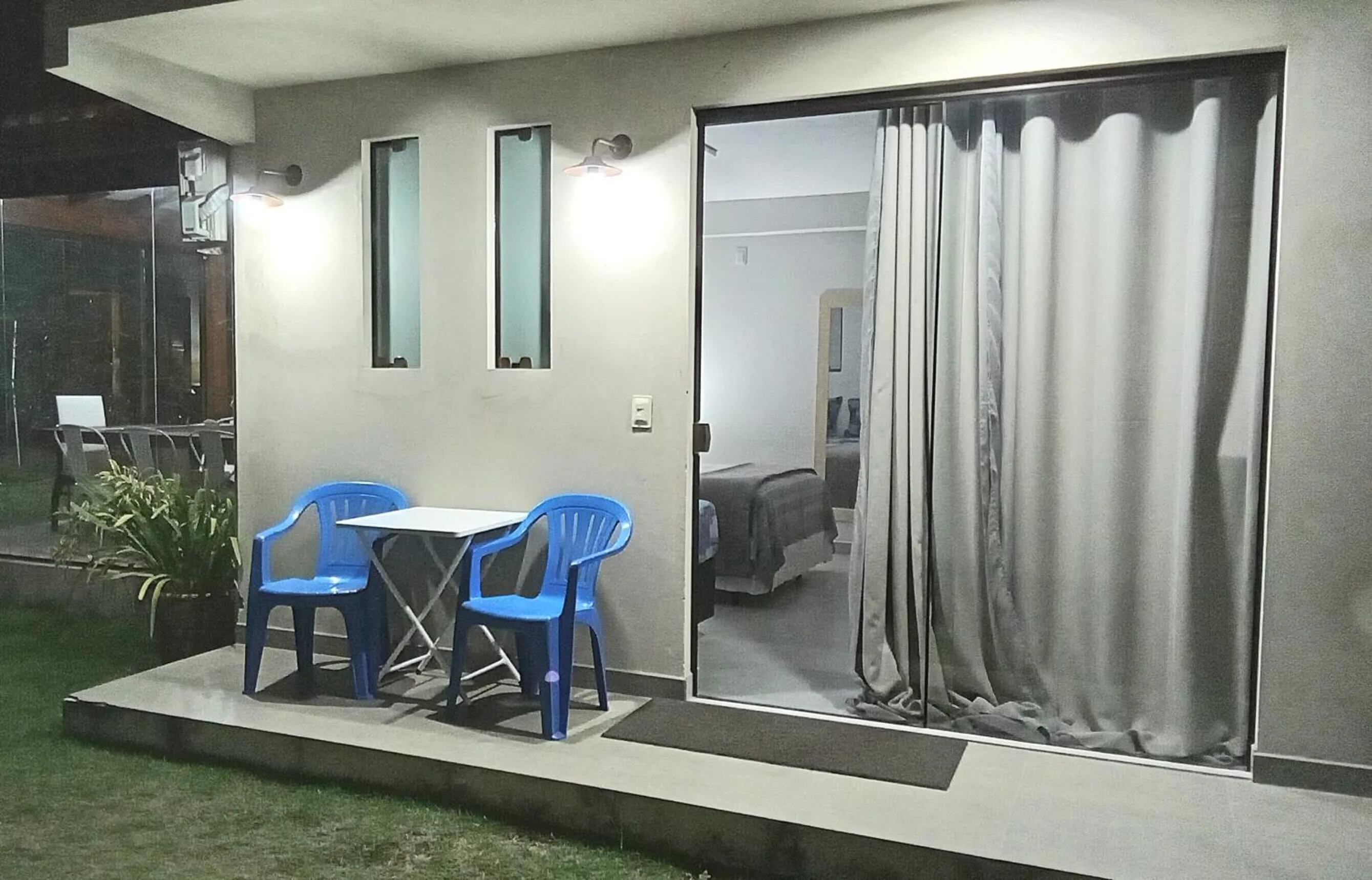 Facade/entrance in Suíte Ilhinha em condomínio na Praia do Perequê