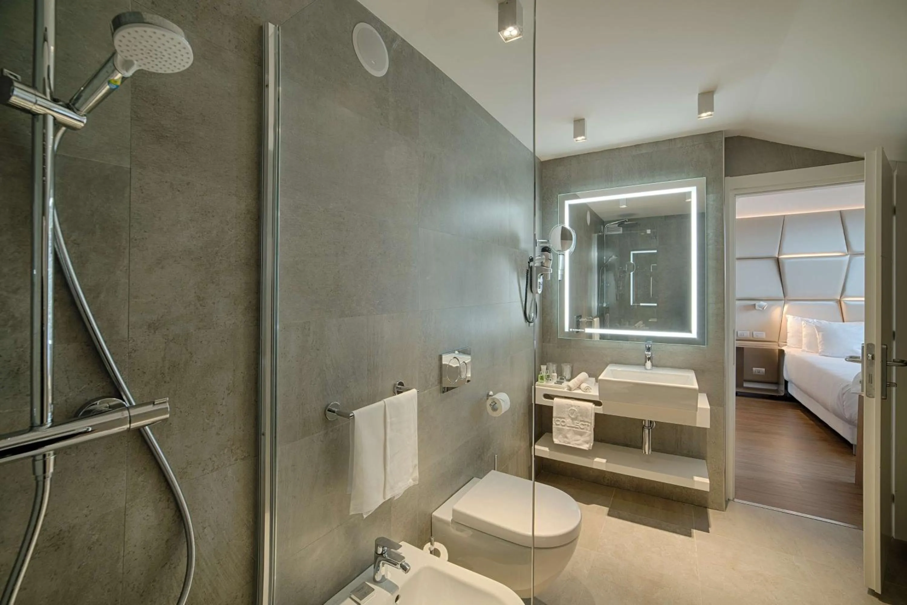 Bathroom in NH Collection Roma Centro