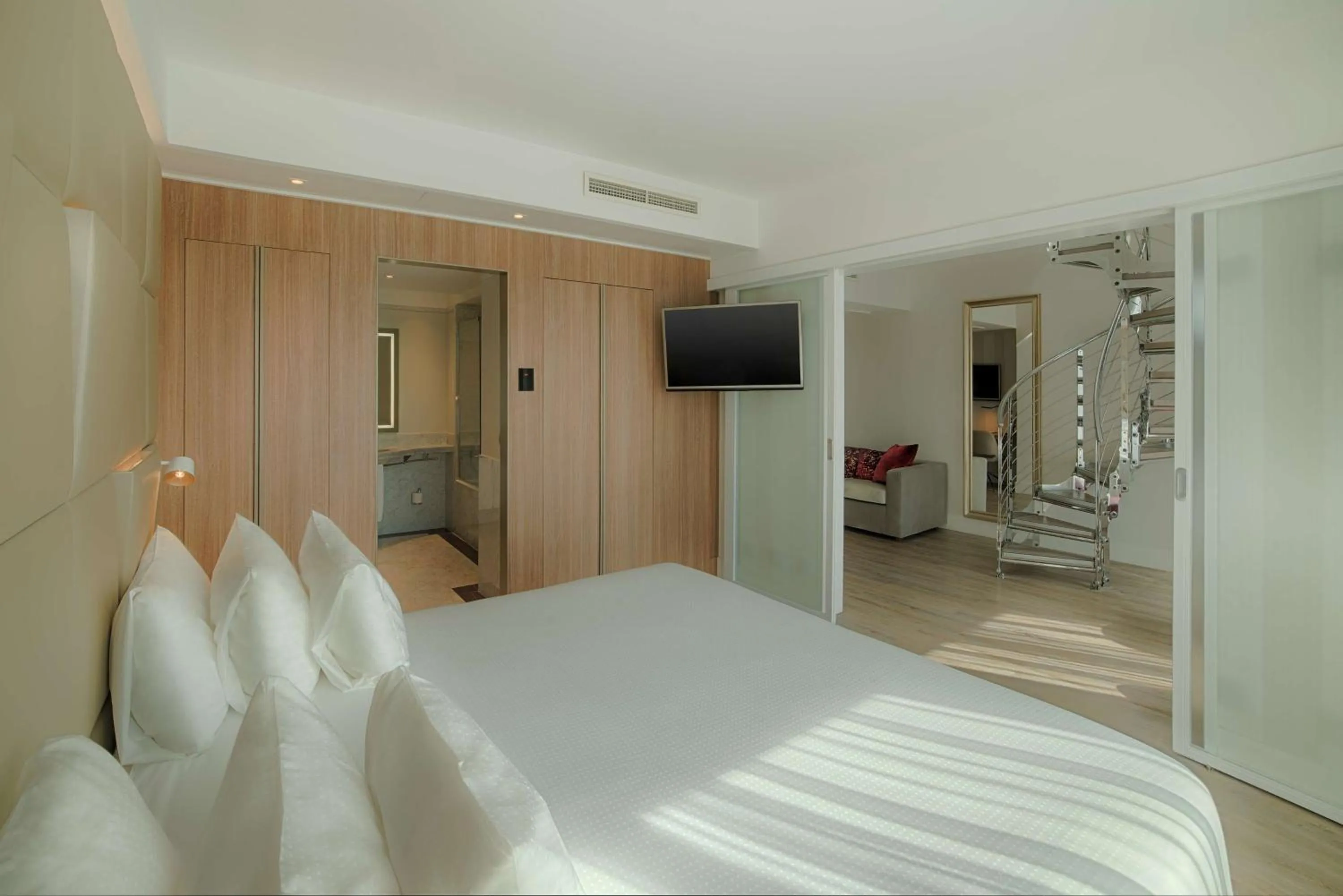 Photo of the whole room, Bed in NH Collection Roma Centro