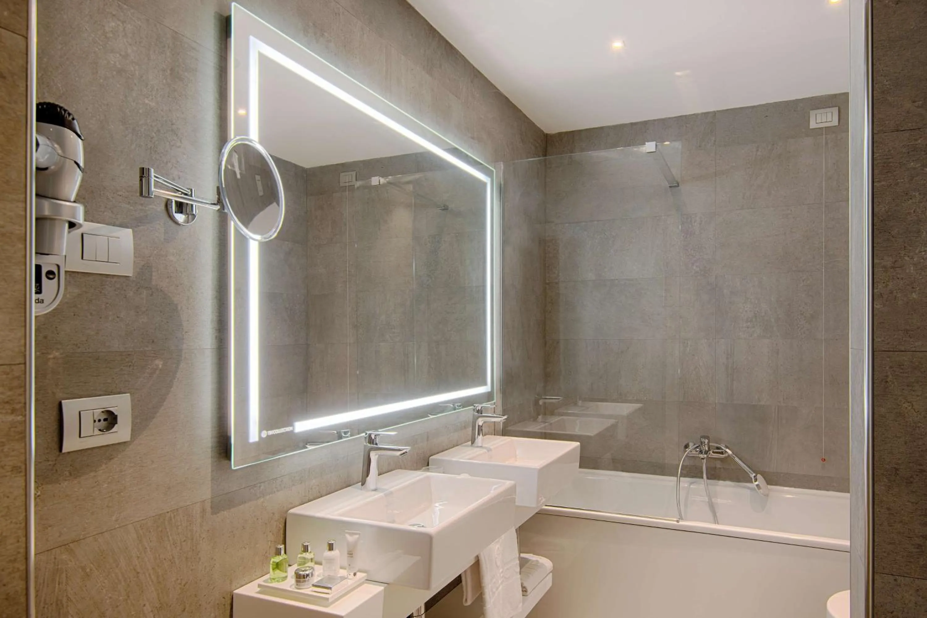 Bathroom in NH Collection Roma Centro