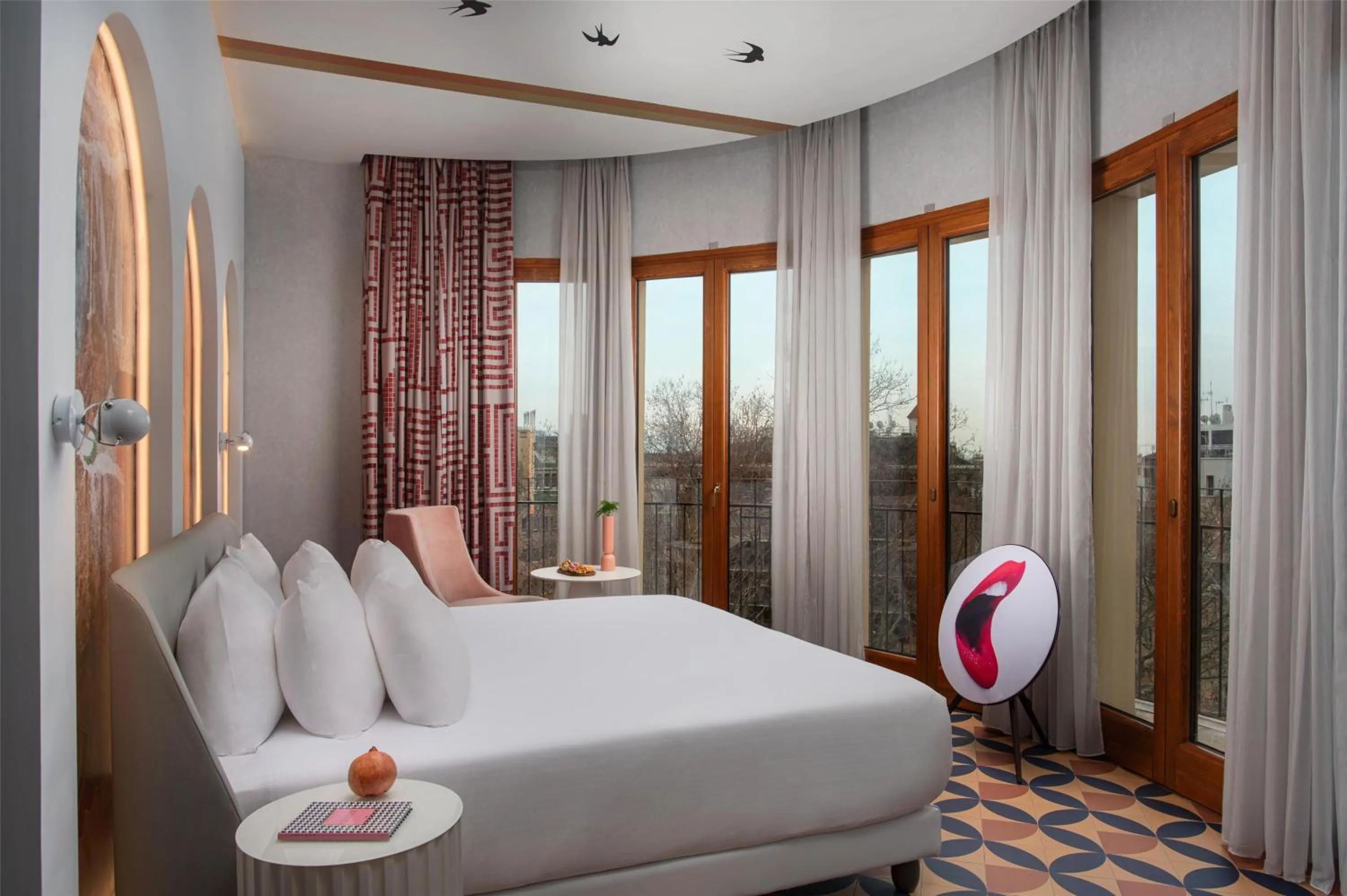 Photo of the whole room, Bed in nhow Roma