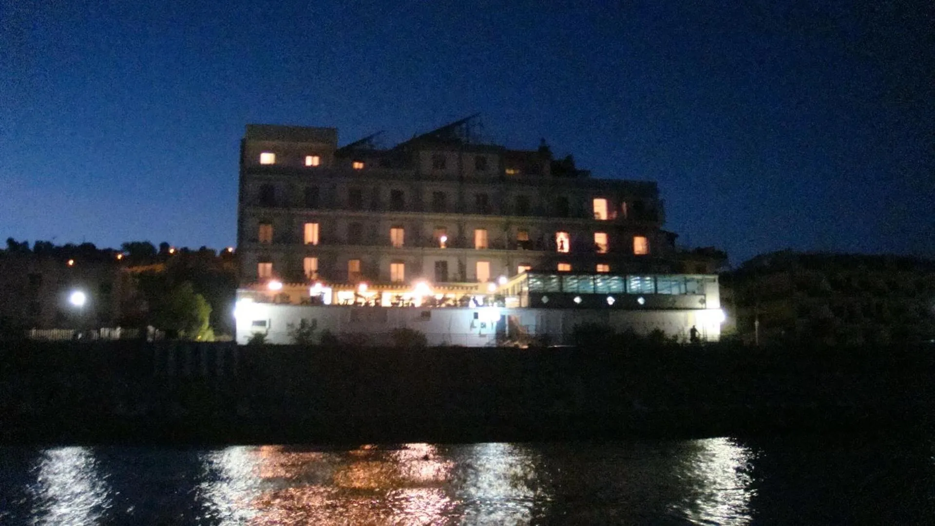 Property building in Hotel Kennedy