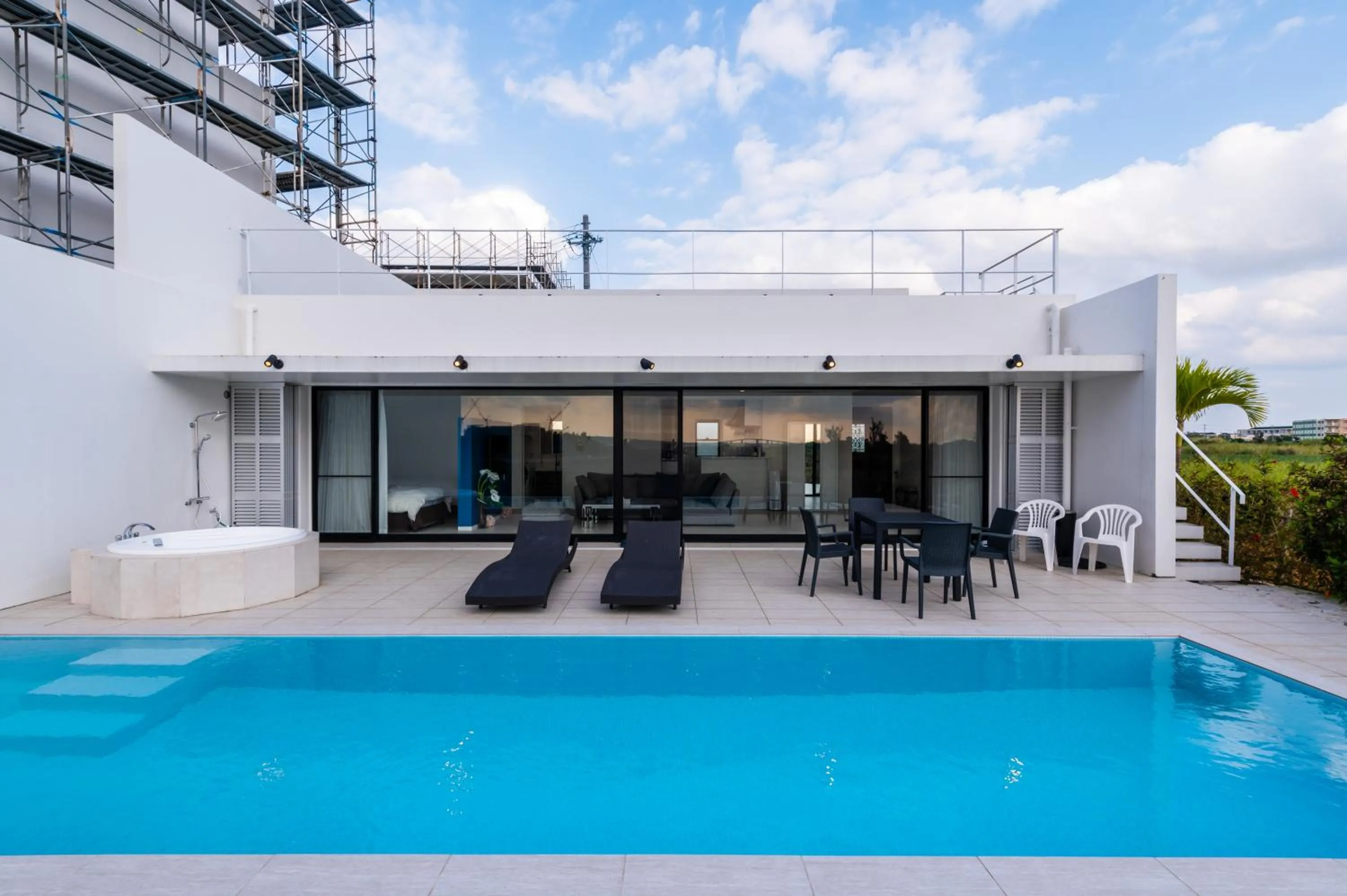 Property building in Villa Alyssum