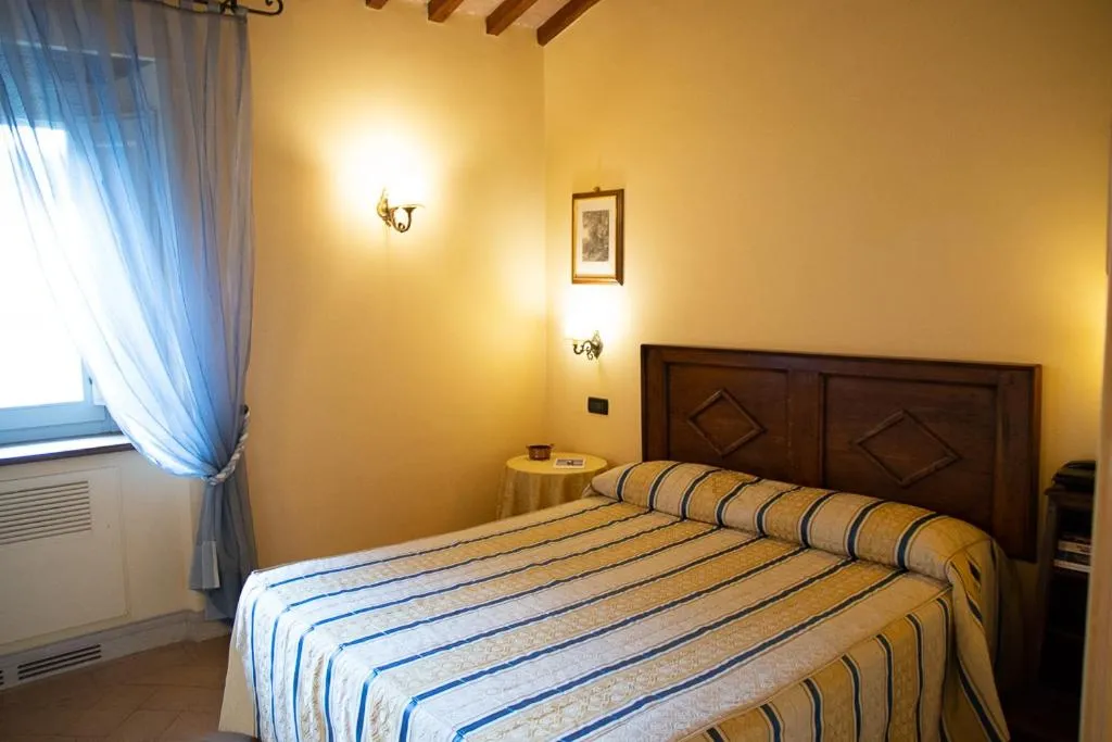 Bed in Palazzo Leti Residenza d'Epoca