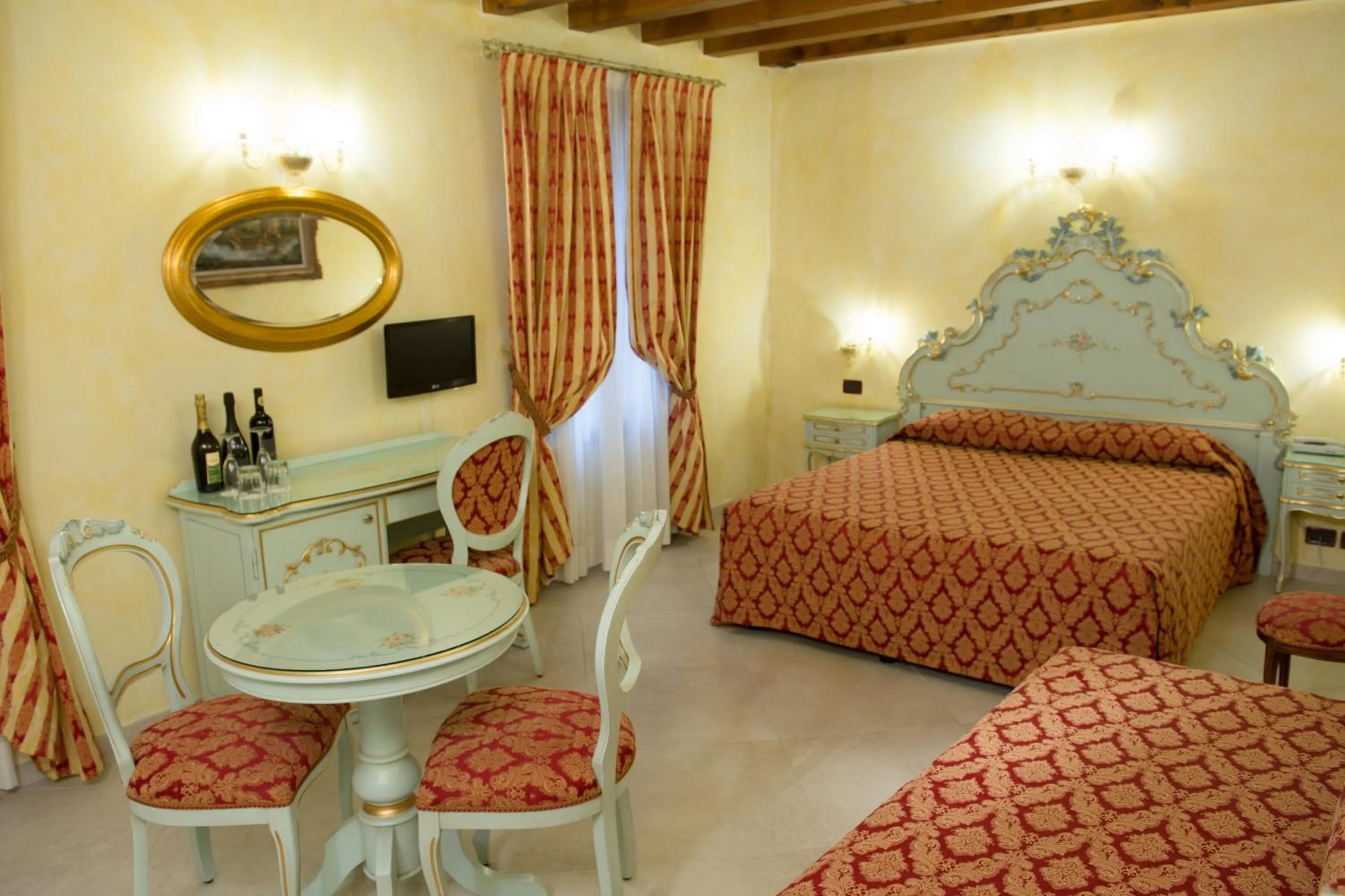 Photo of the whole room, Bed in Locanda Ca' Zose