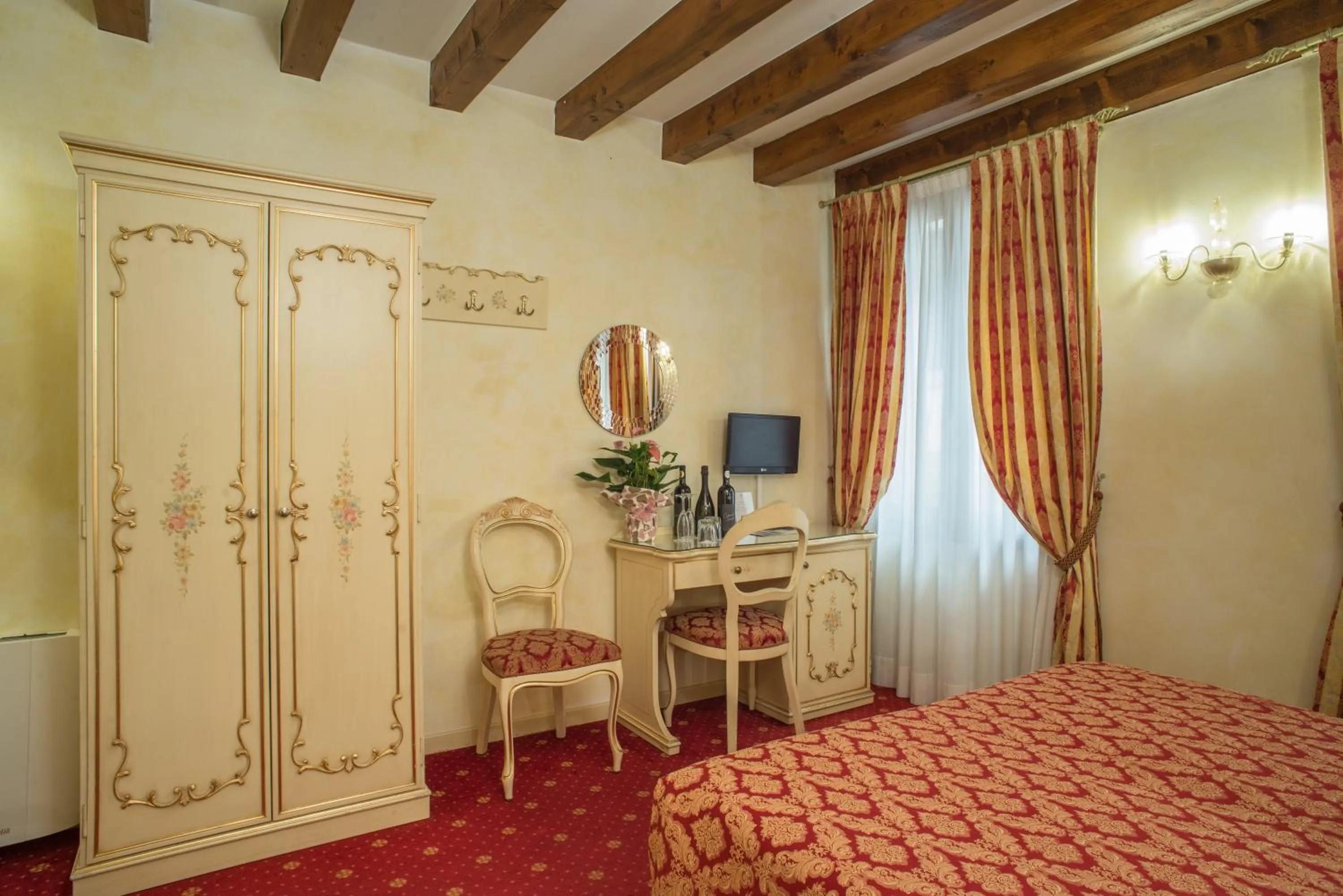 Photo of the whole room, Bed in Locanda Ca' Zose