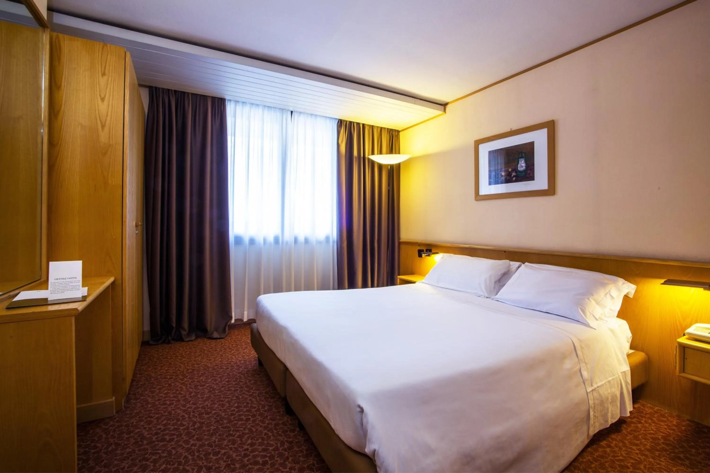 Bedroom, Bed in Hotel Les Jumeaux Courmayeur