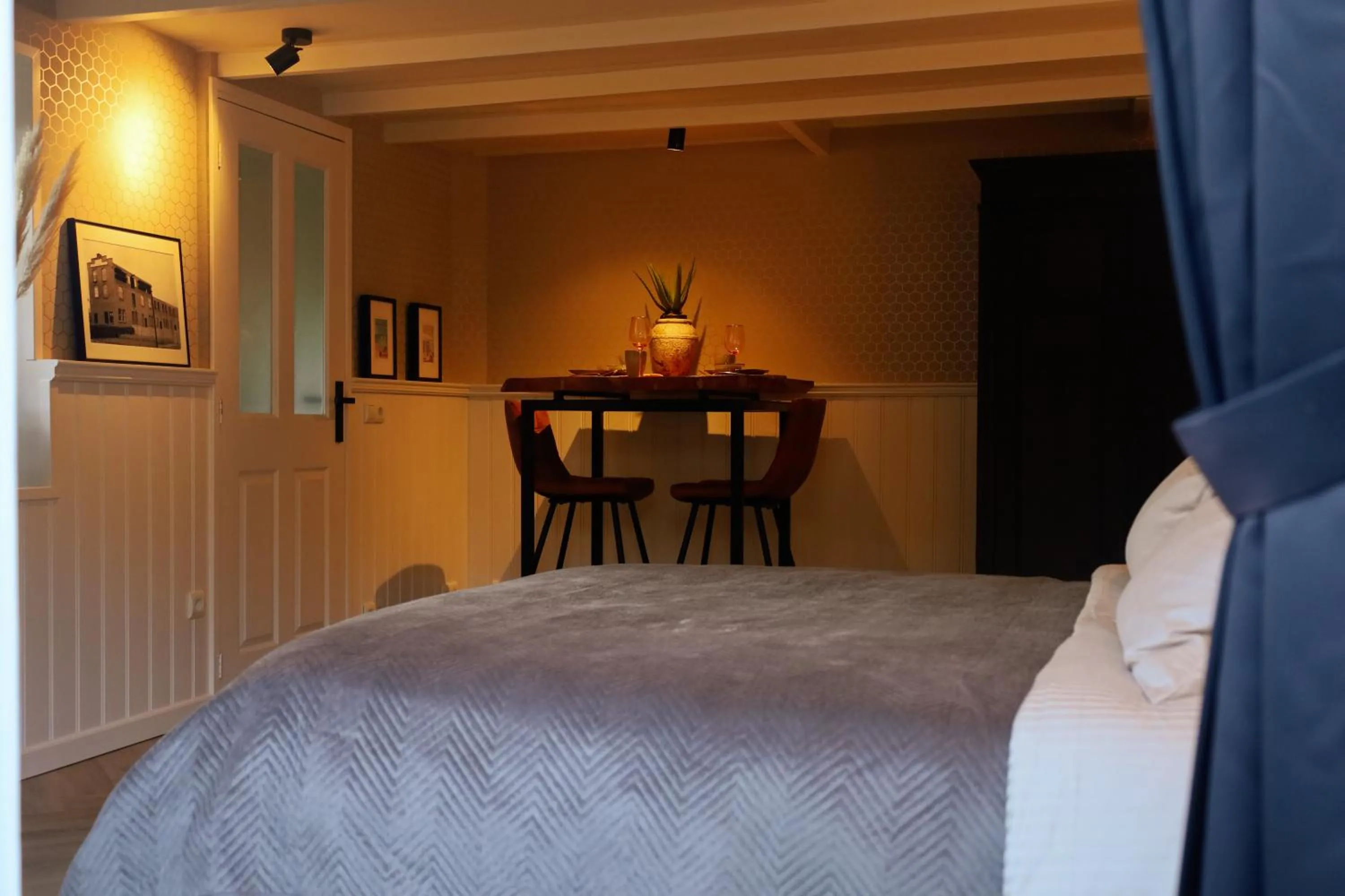 Restaurant/places to eat, Bed in Studio Mañana