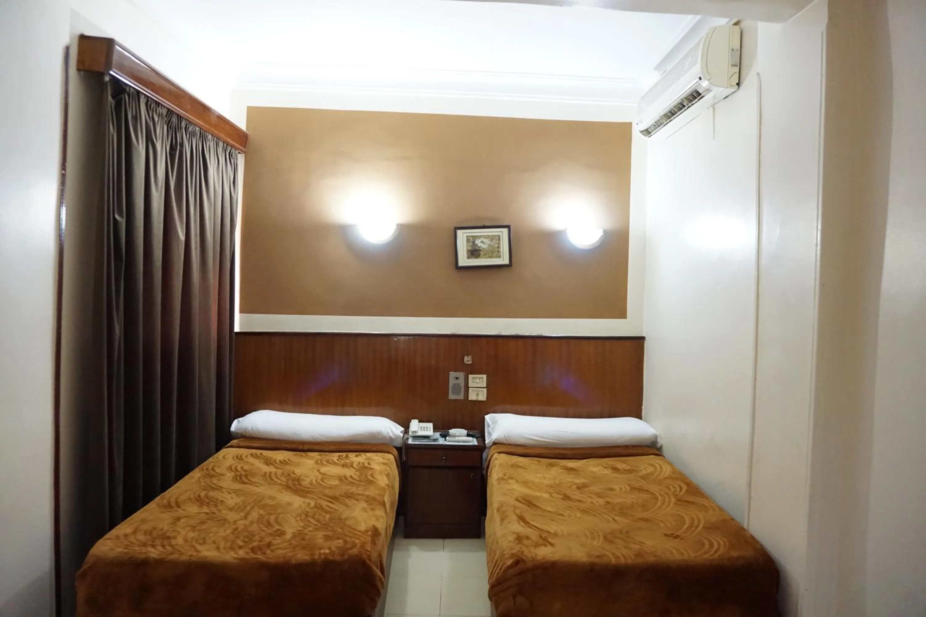 Bed in New Saint Catherine Hotel