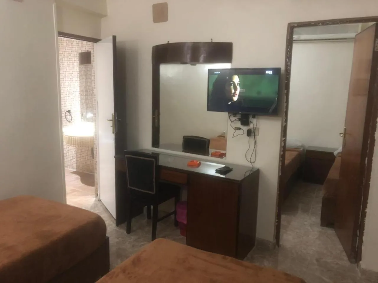TV and multimedia, Bed in New Saint Catherine Hotel