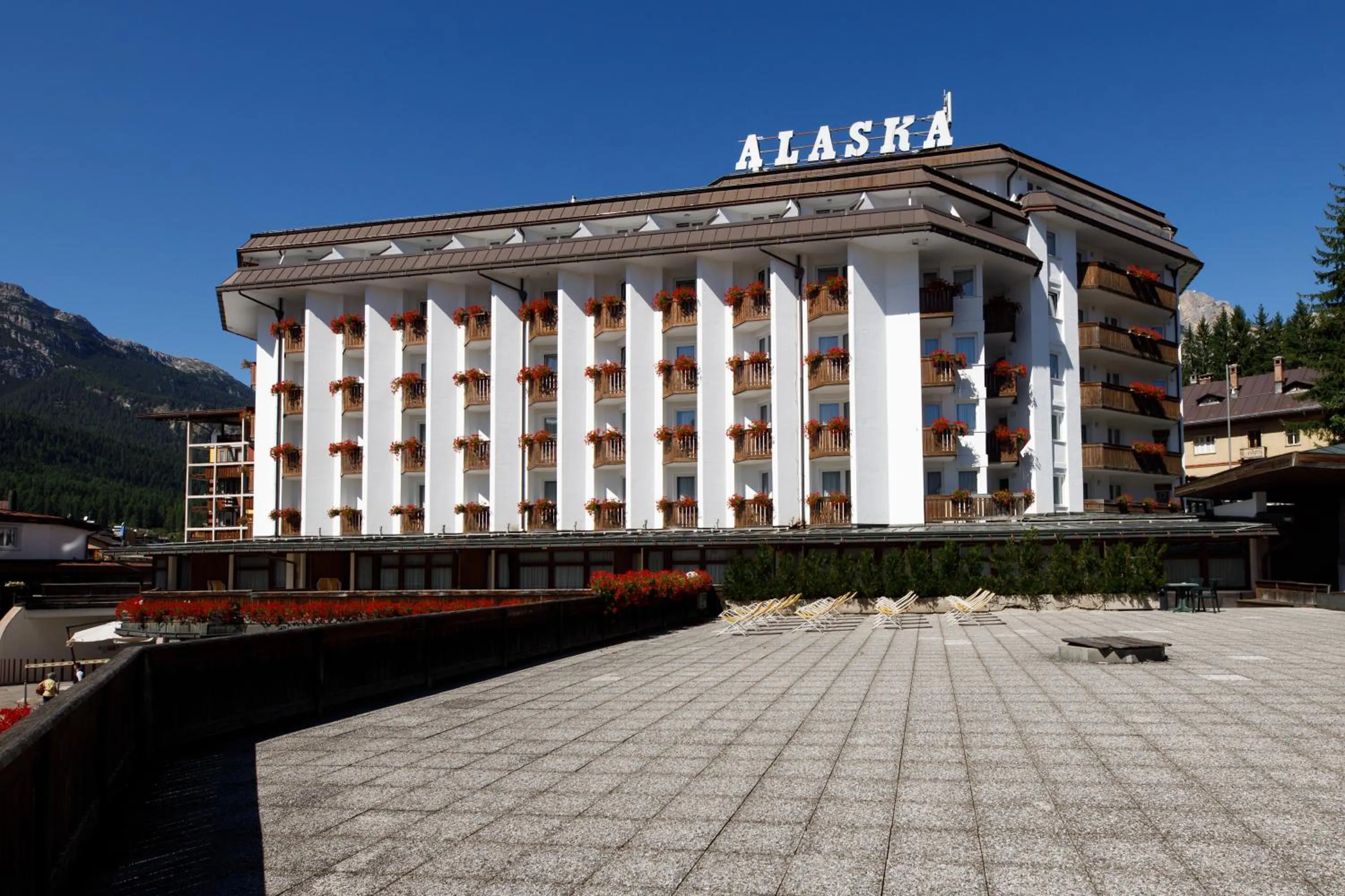 Property building in Hotel Alaska Cortina