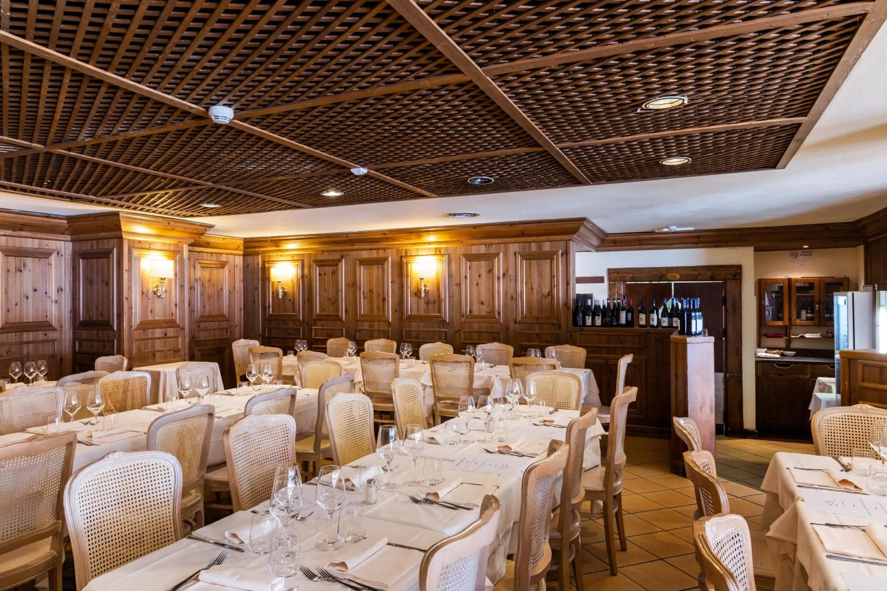 Restaurant/places to eat in Hotel Alaska Cortina