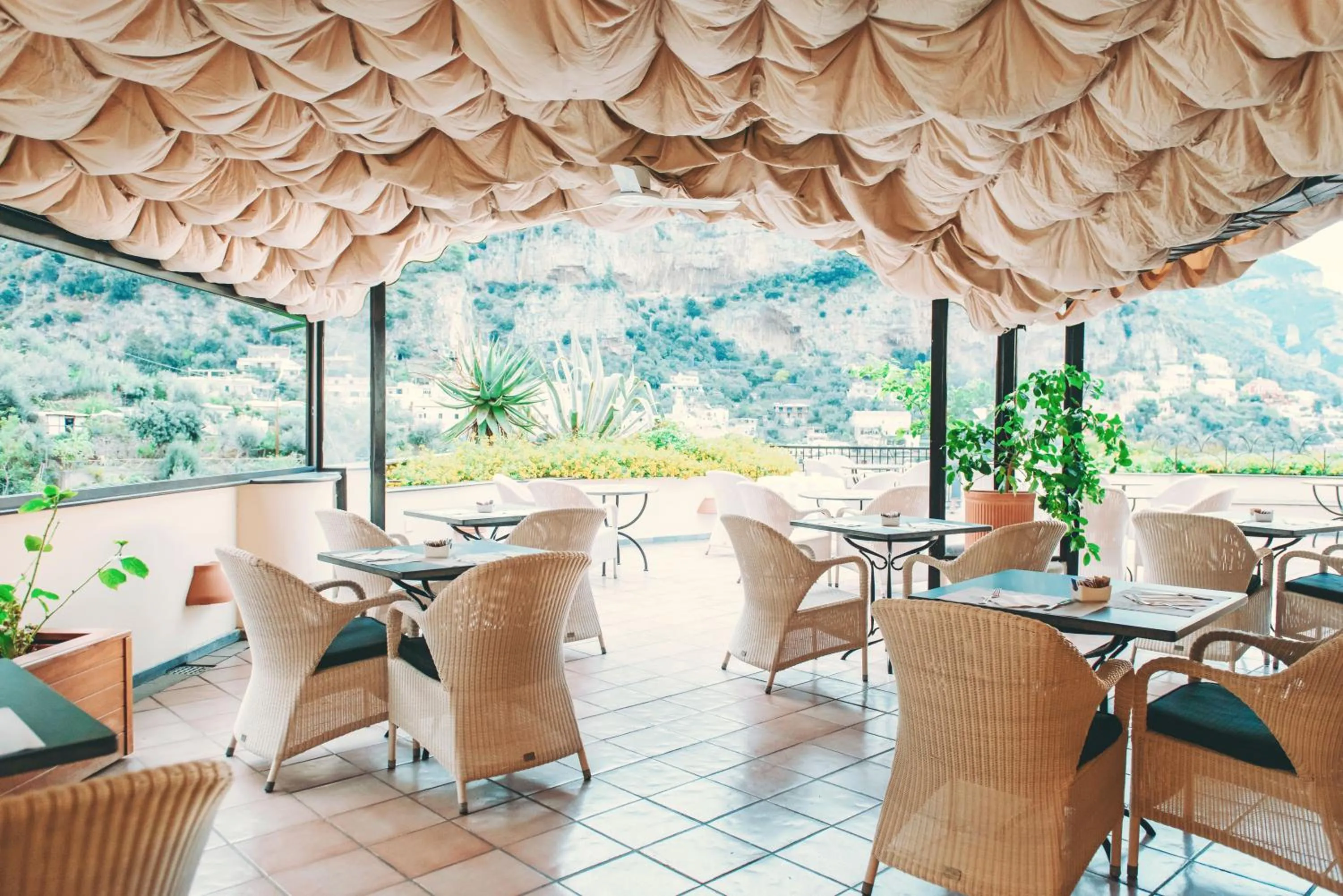 Restaurant/places to eat in Hotel Royal Positano