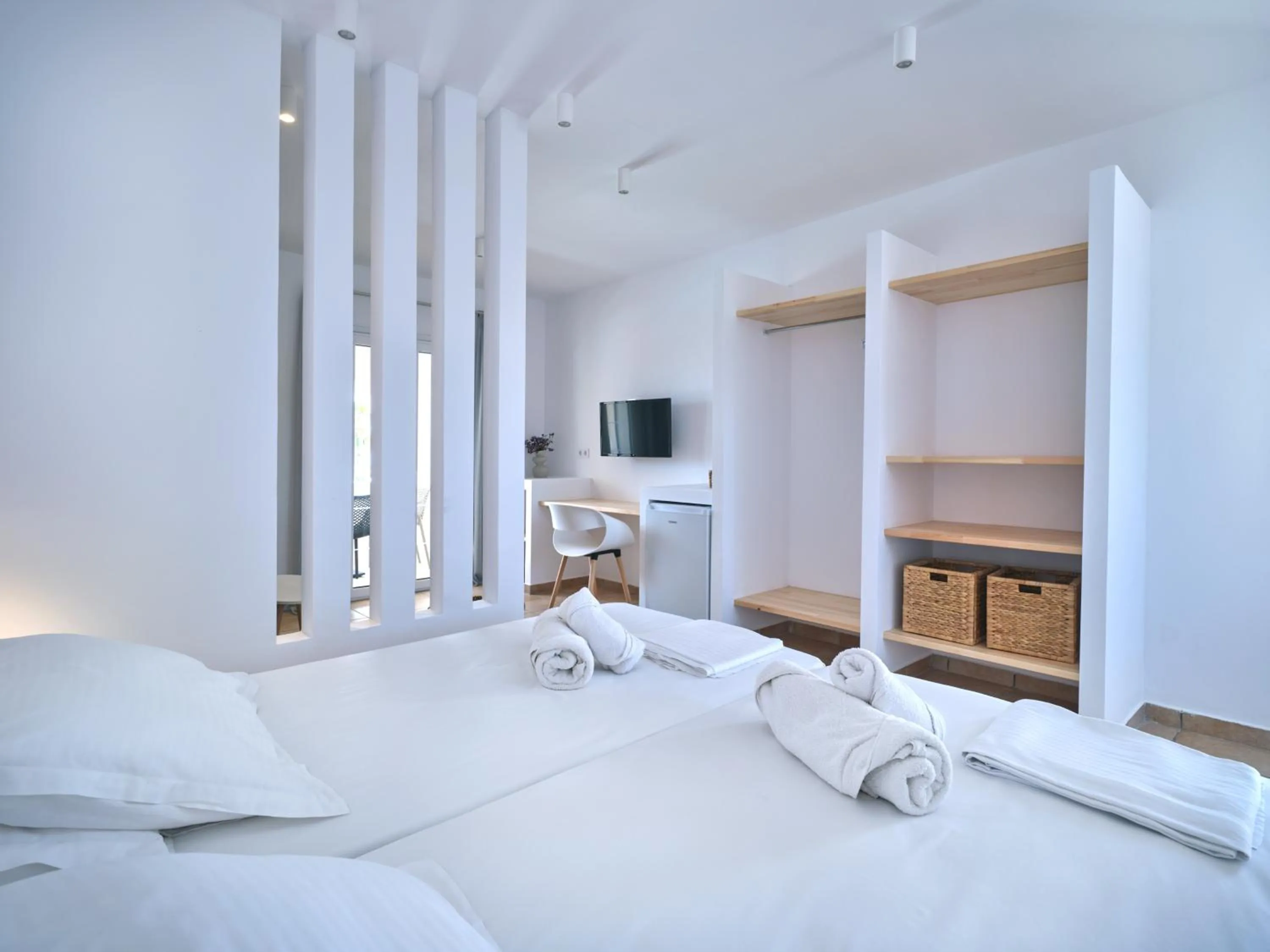 TV and multimedia, Bed in Fyrogenis palace