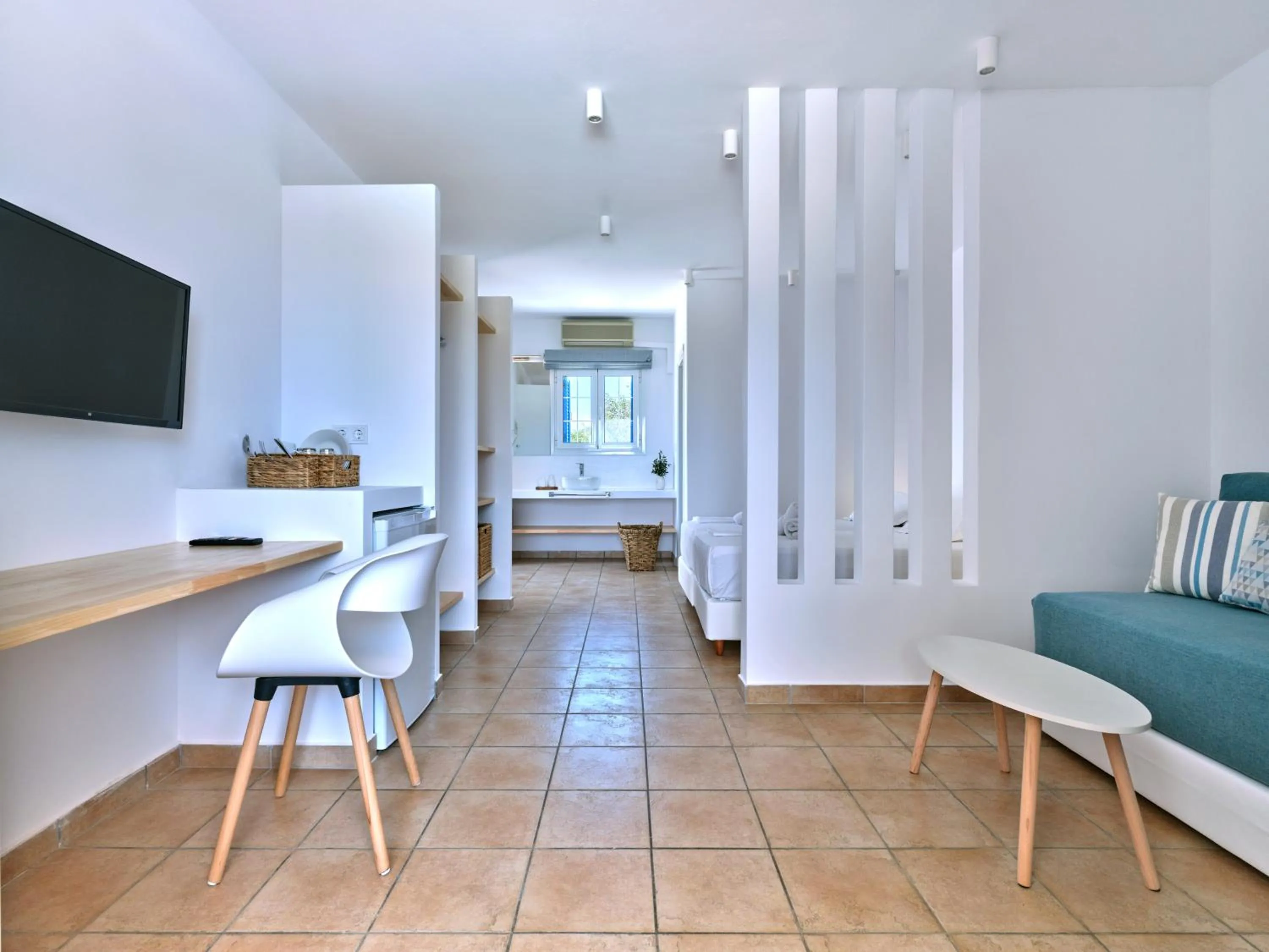 TV and multimedia, Bed in Fyrogenis palace