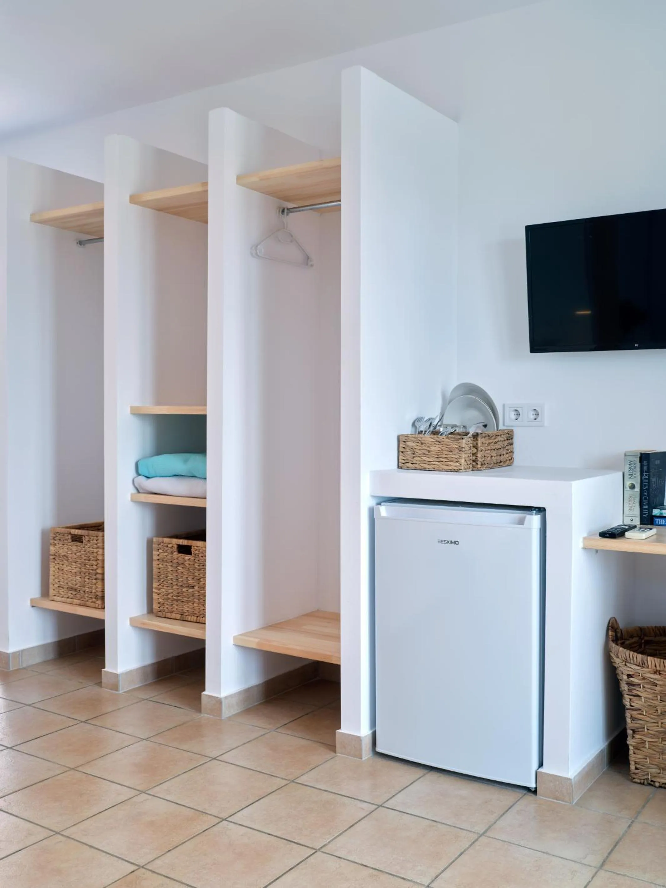 TV and multimedia in Fyrogenis palace