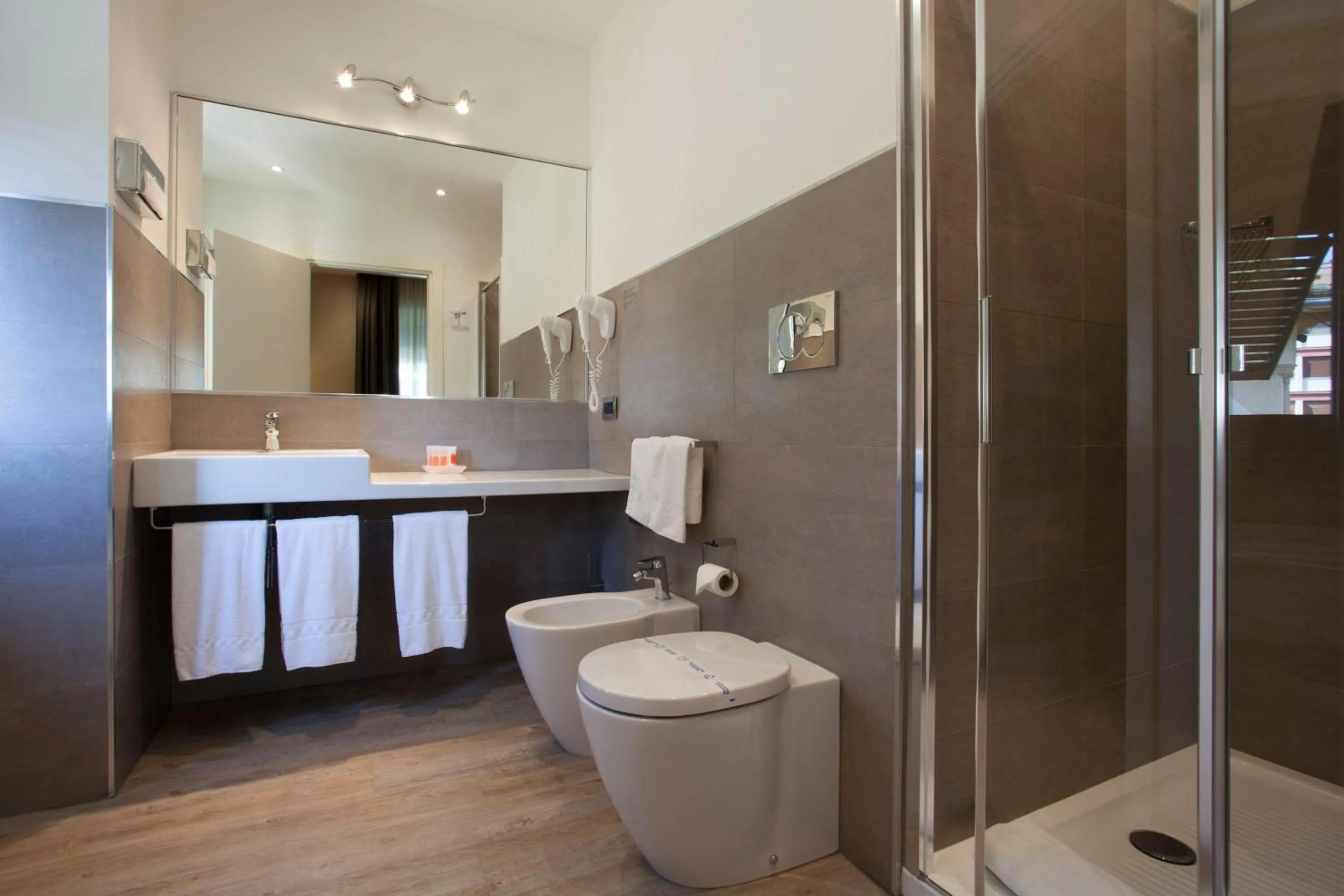 Bathroom in Hotel Astoria