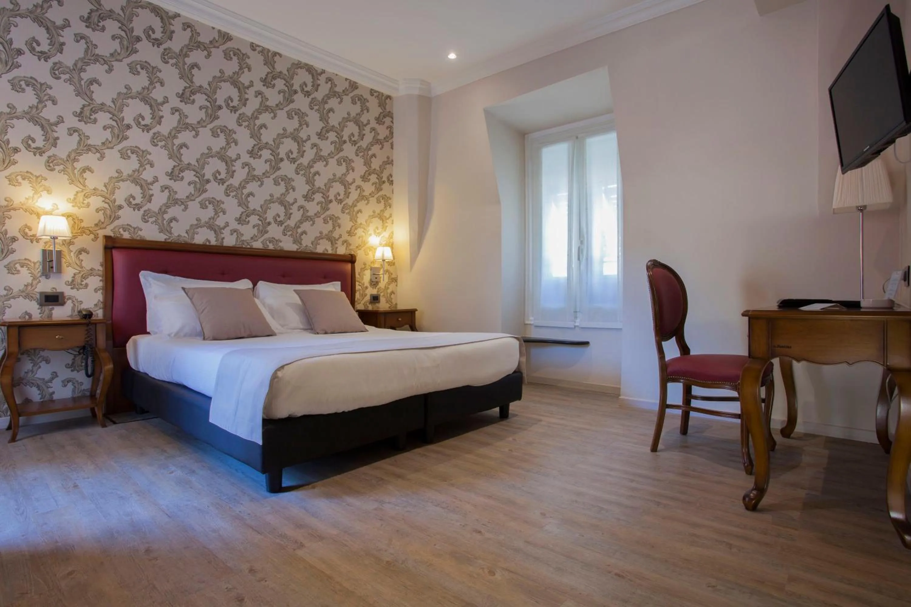 Photo of the whole room, Bed in Hotel Astoria