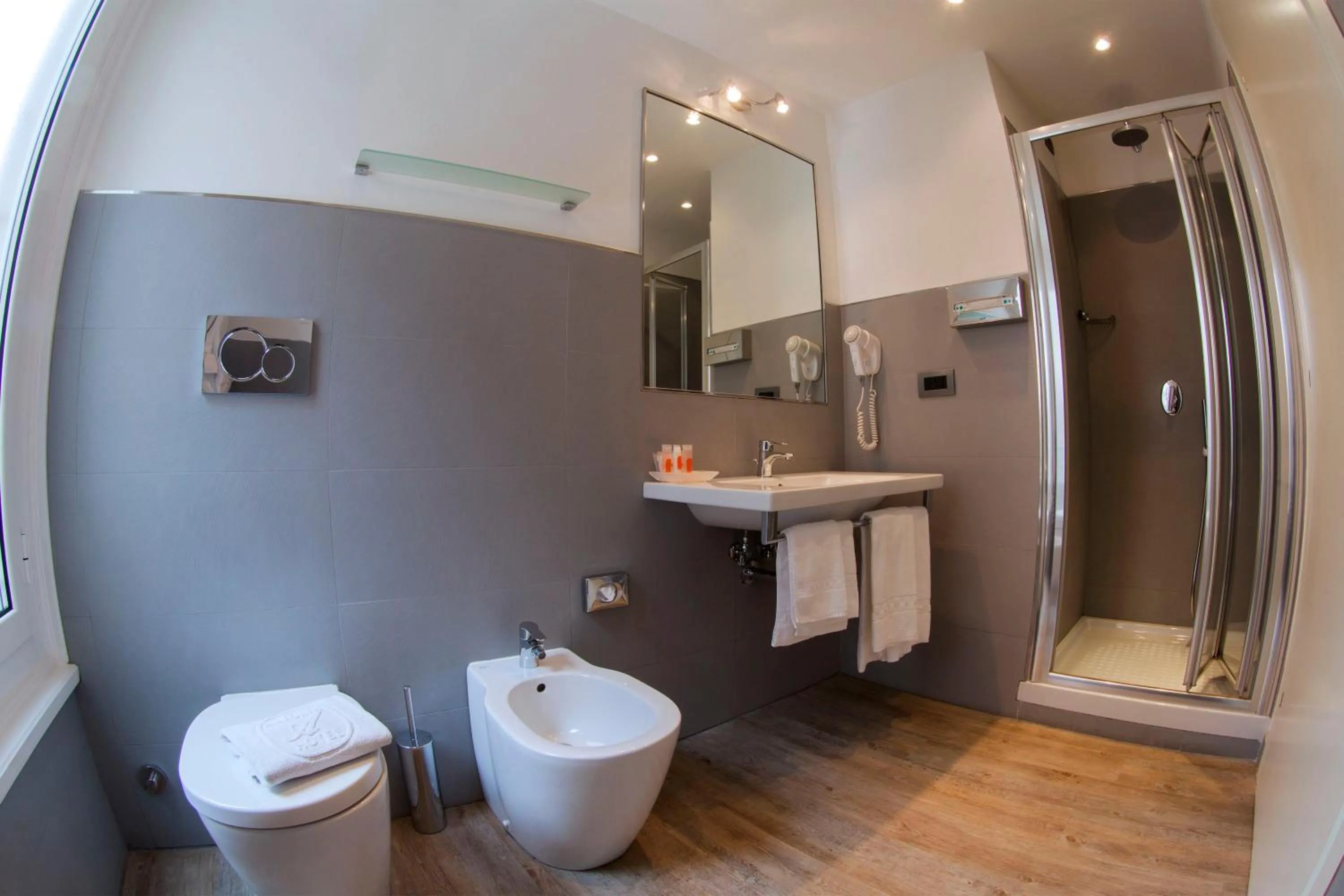 Bathroom in Hotel Astoria