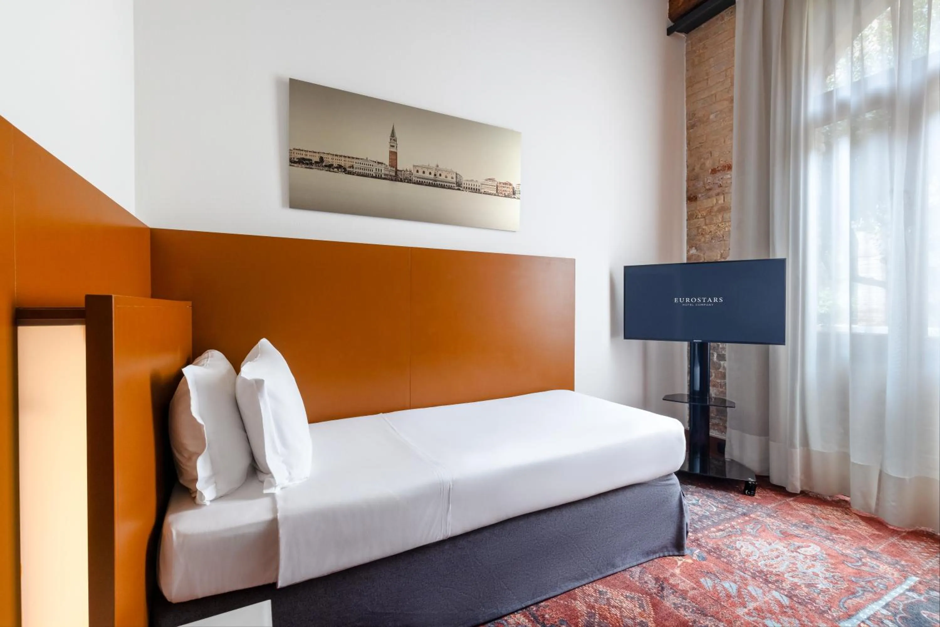 Bed in Eurostars Residenza Cannaregio
