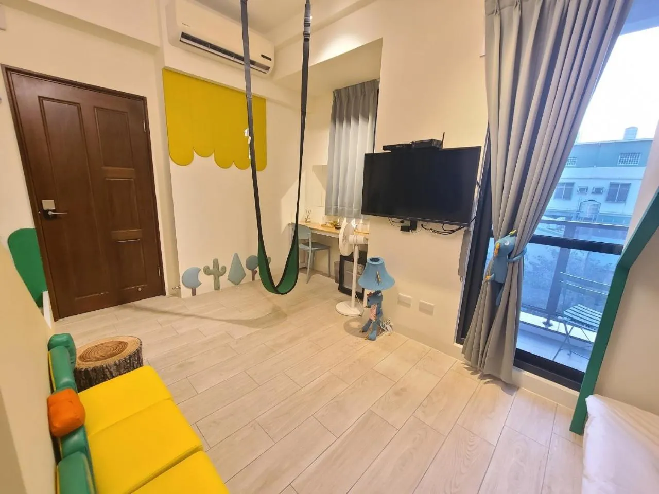 TV and multimedia, Bed in Sunlight Forest Homestay