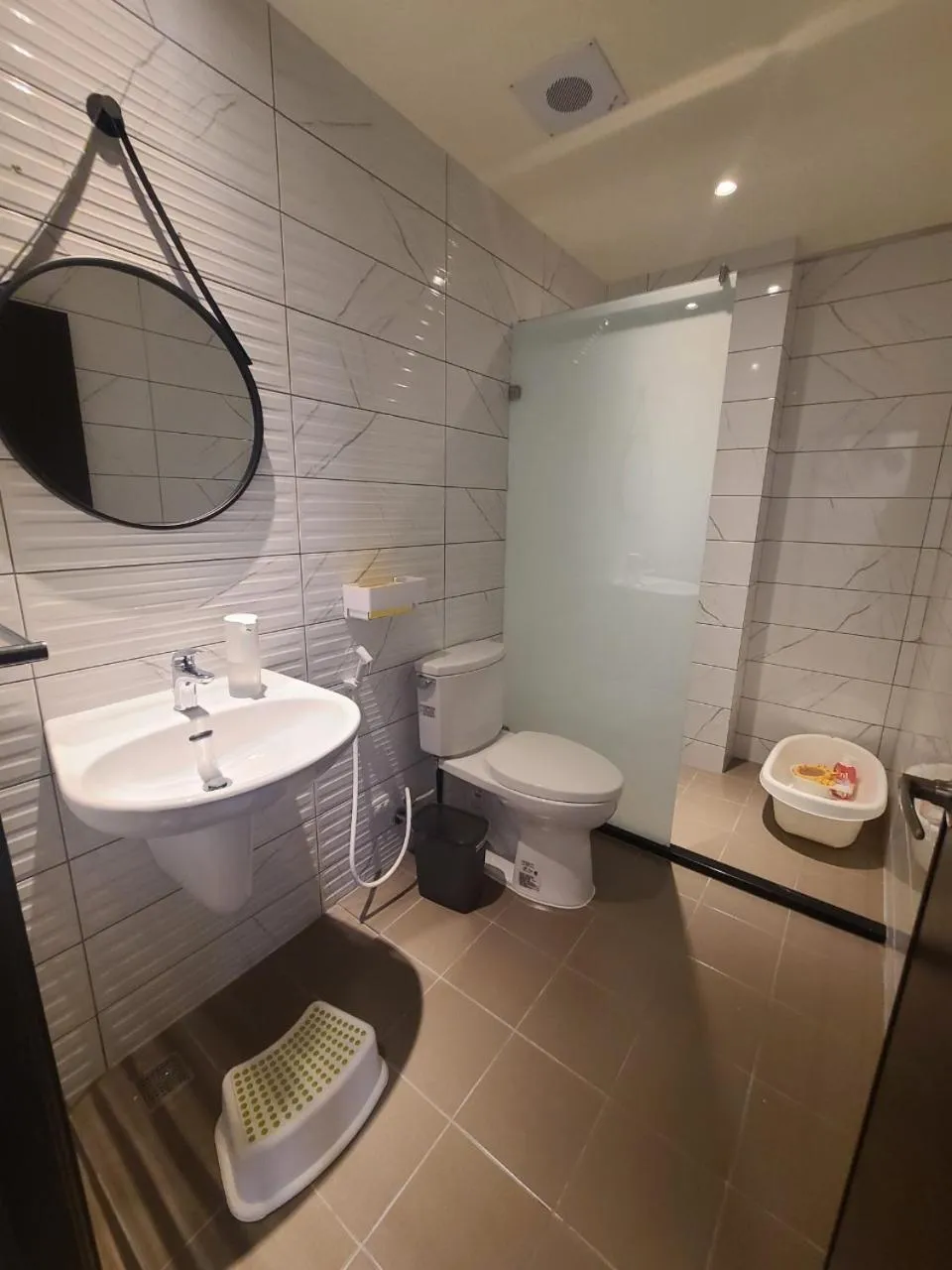 Bathroom in Sunlight Forest Homestay