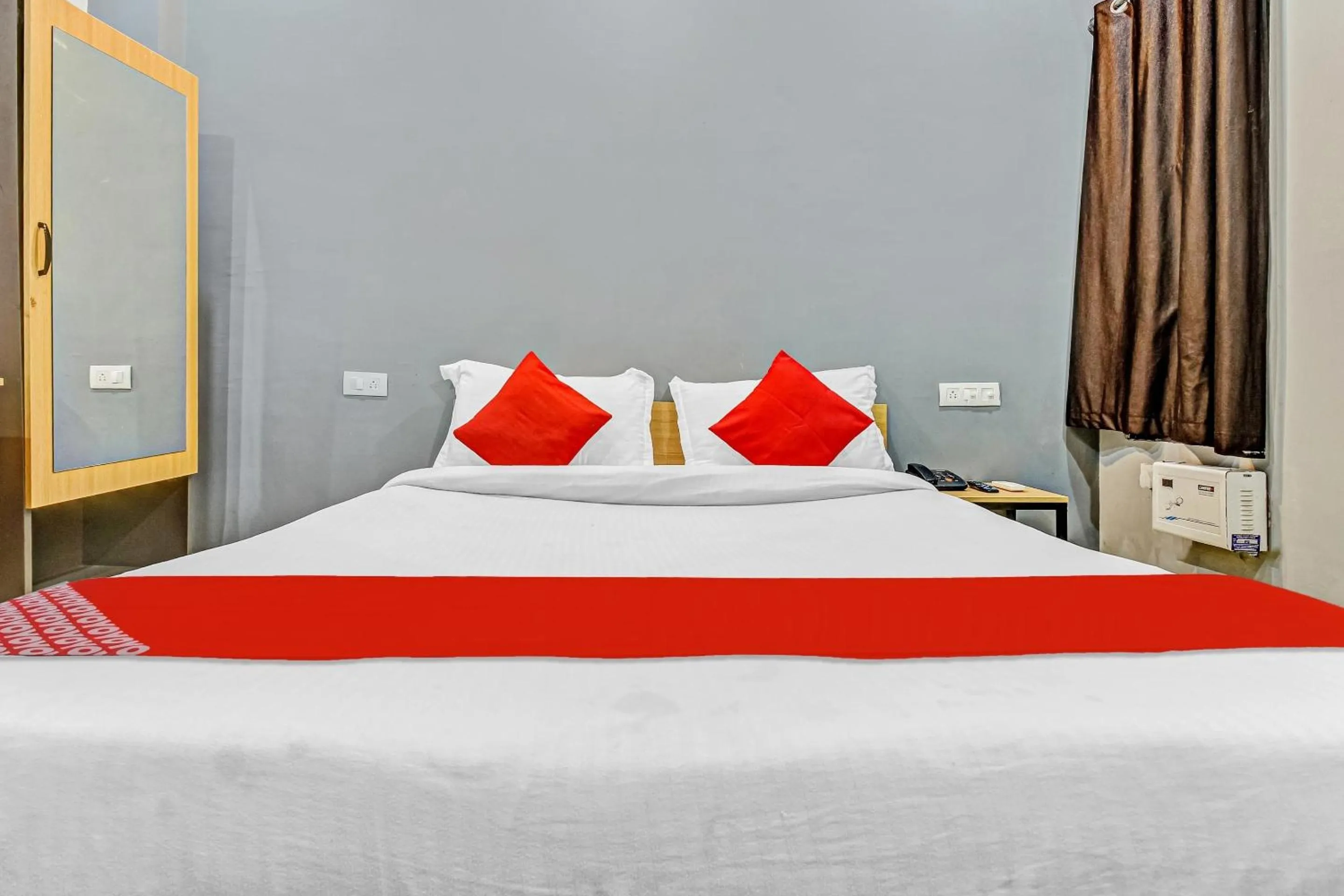 Facade/entrance, Bed in Super Hotel O Oriphic Inn