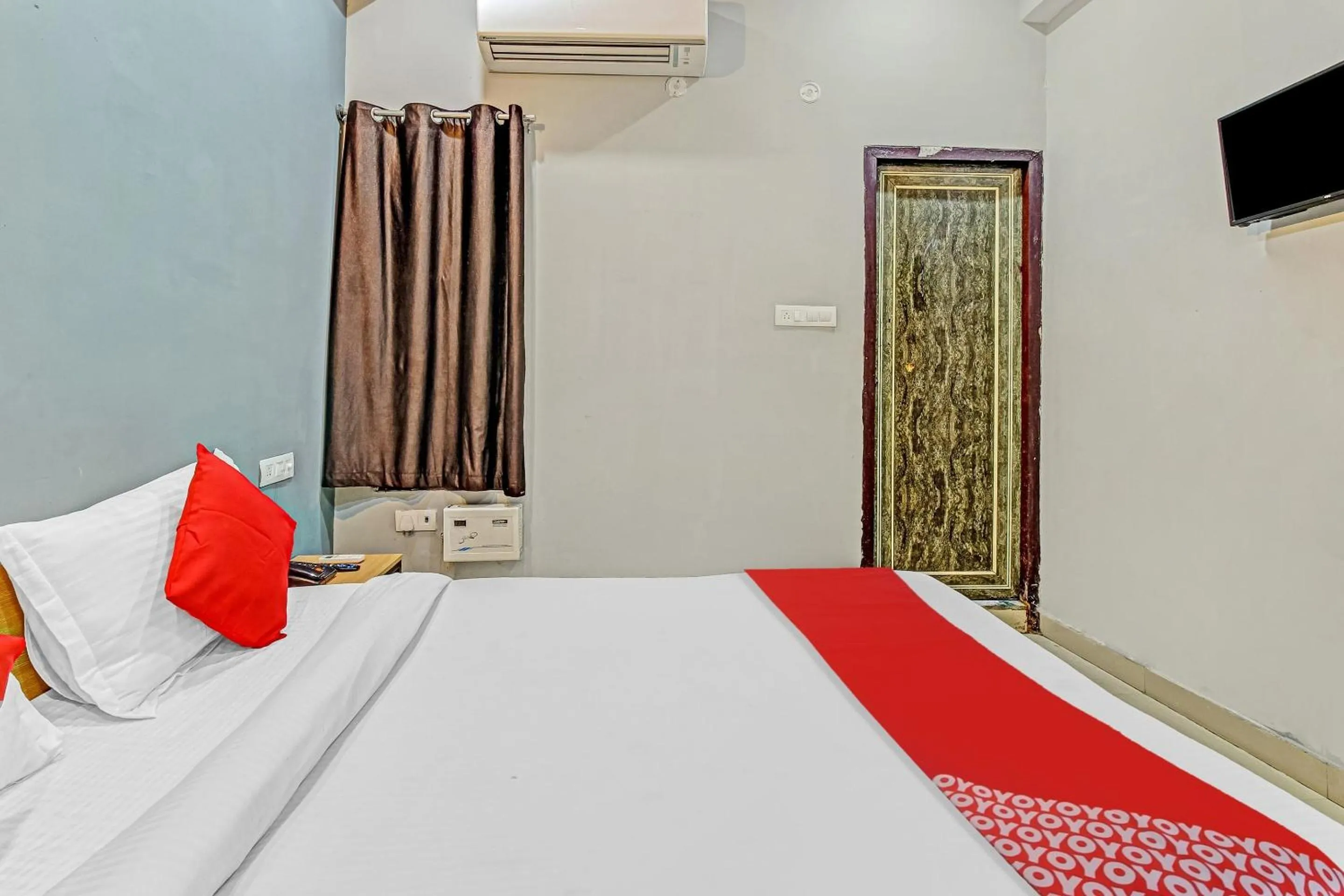 Bedroom, Bed in Hotel O Oriphic Inn