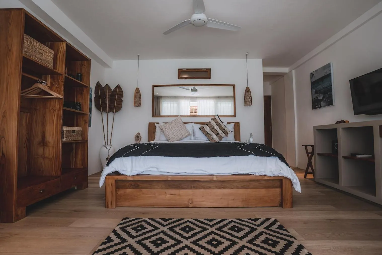 Photo of the whole room in Legends Beachfront Resort