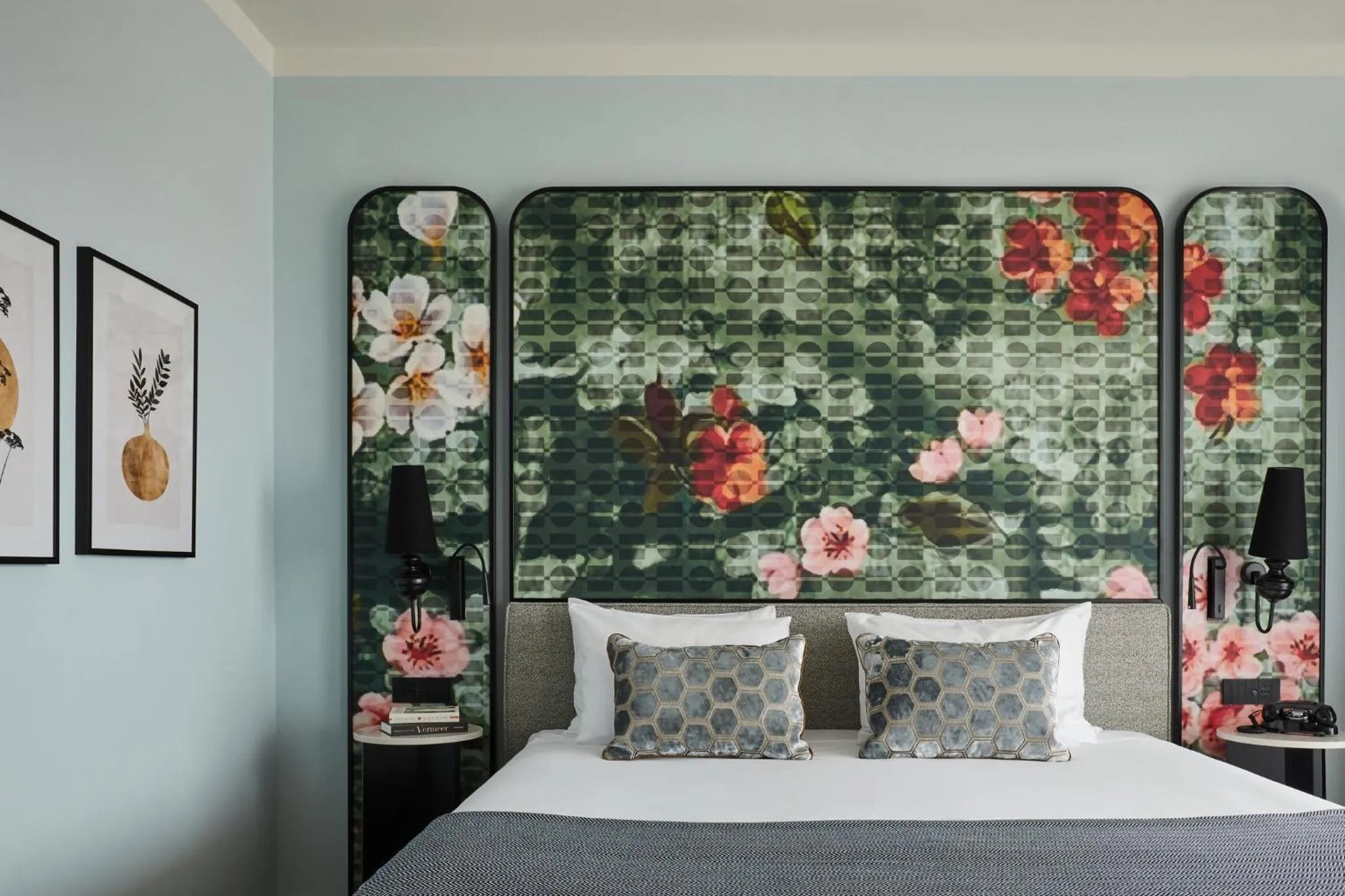 Photo of the whole room, Bed in Hotel Indigo Florence by IHG