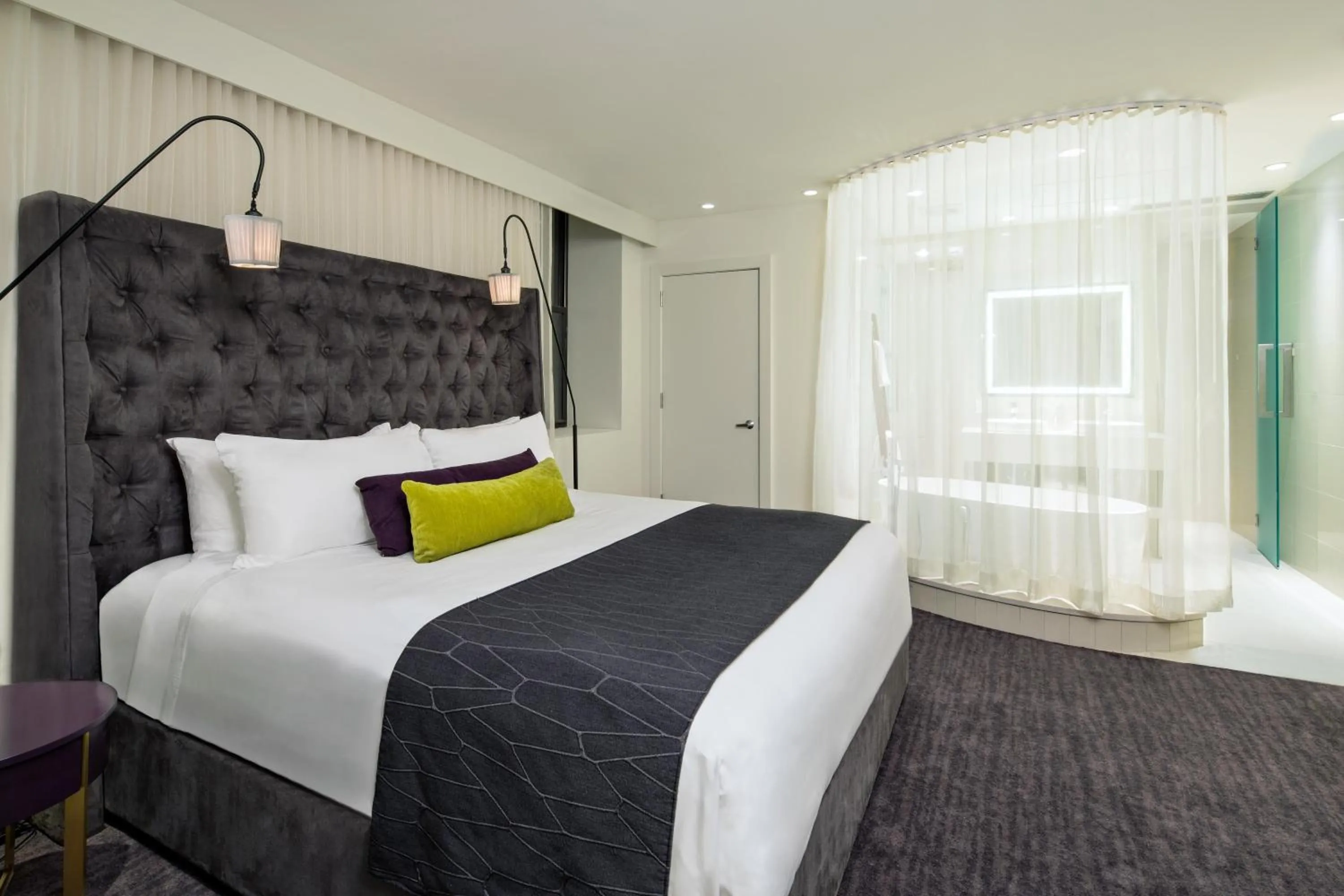 Photo of the whole room, Bed in Dream Midtown, by Hyatt